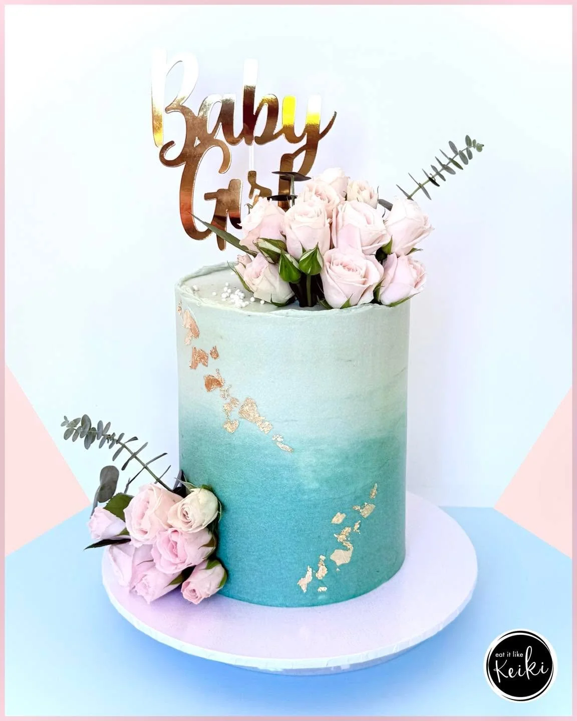 Celebrating the arrival of a little baby girl 💗
These little roses were such a cute addition to this cake! How adorable ☺️