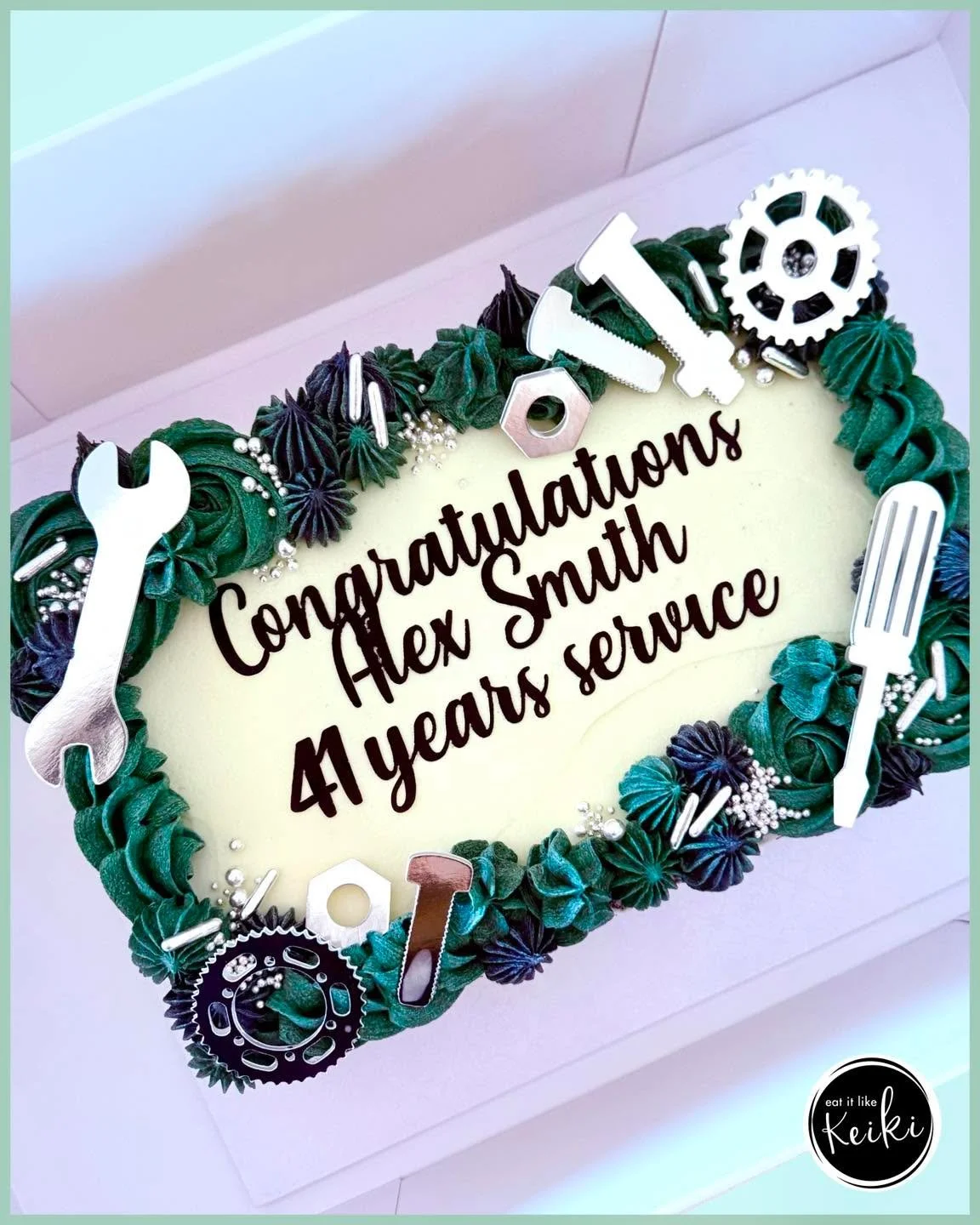 41 years working for the same company definitely calls for celebration 🥳🥳
I hope you and your colleagues enjoyed this cake!!