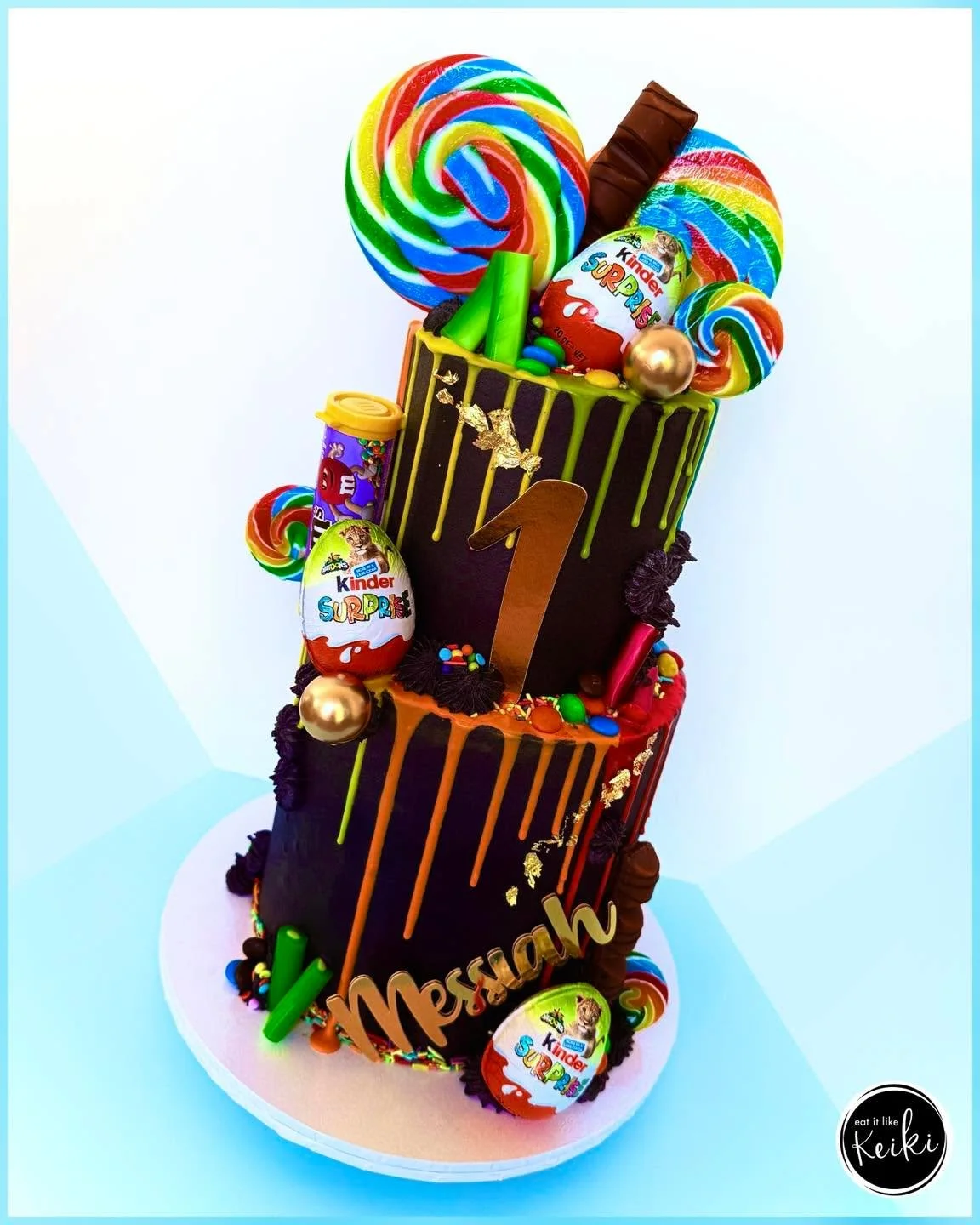 A super fun cake for a little lolly fan 🌈🍭
Some awesome designs coming up in 2026 😍😍