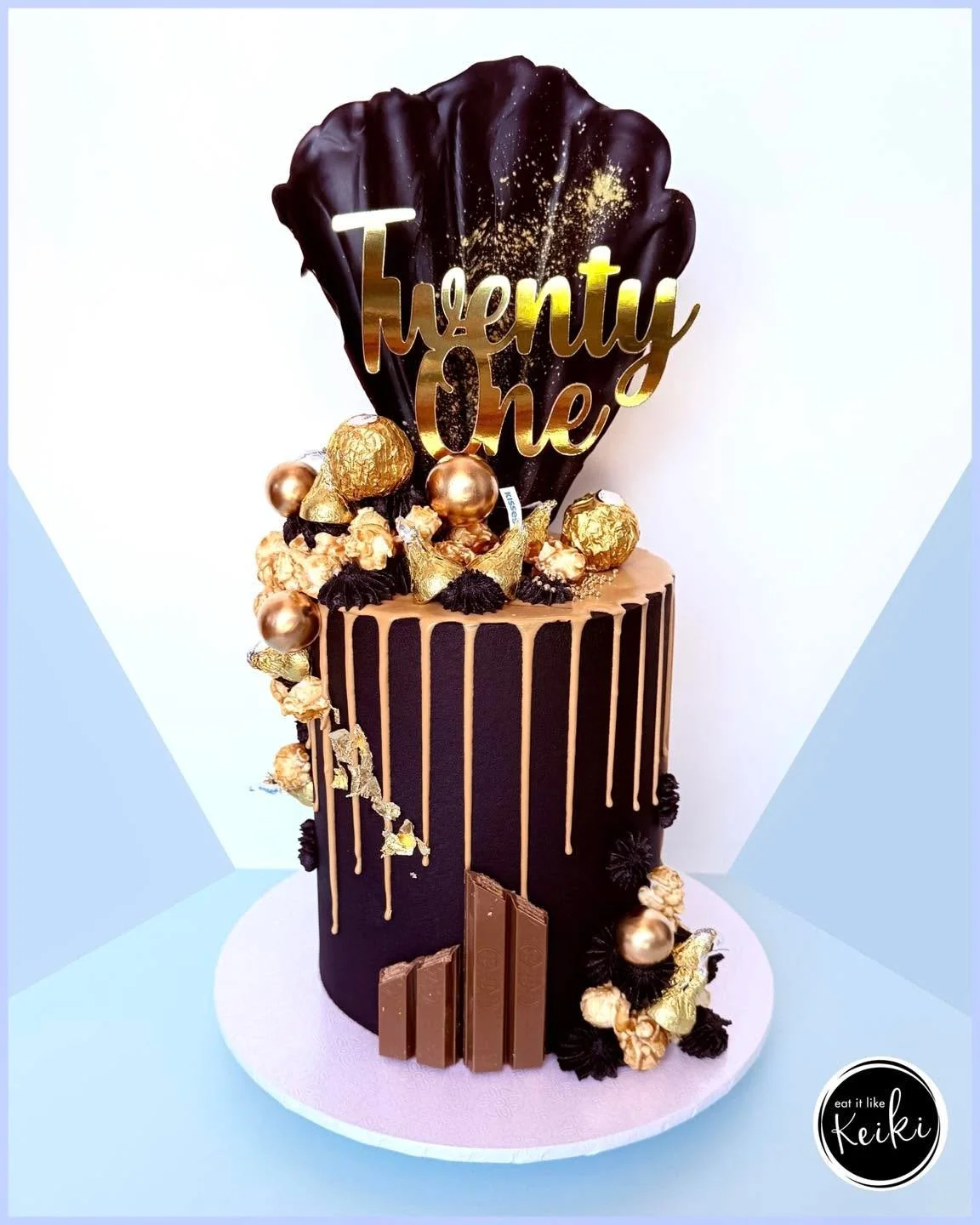 February Art Deco vibes 😍😍
This cake is one of my original designs from way back, a timeless cake for a boujee party!!