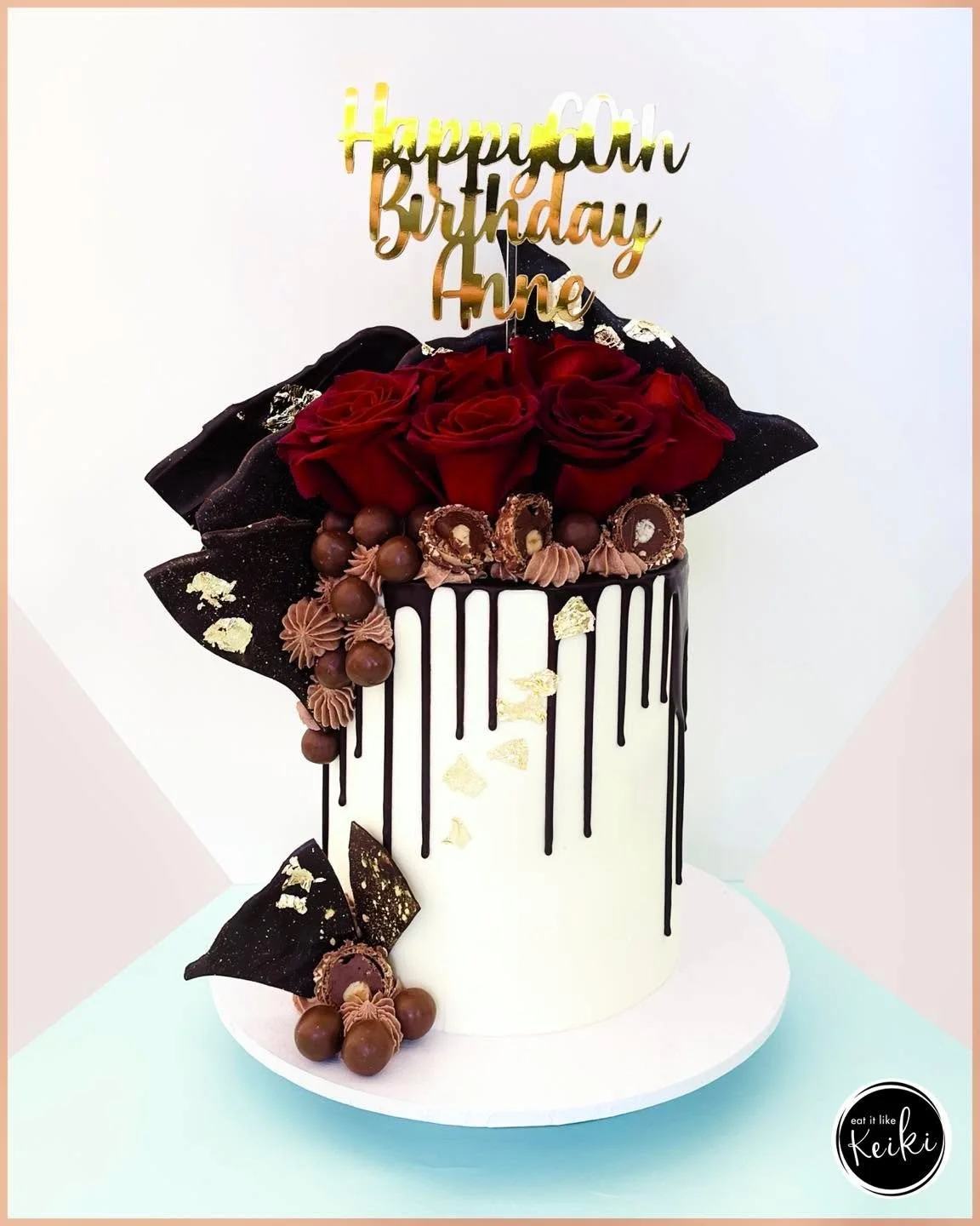 Pure elegance 🥰❤️
You just can&rsquo;t go wrong with chocolate and red roses!