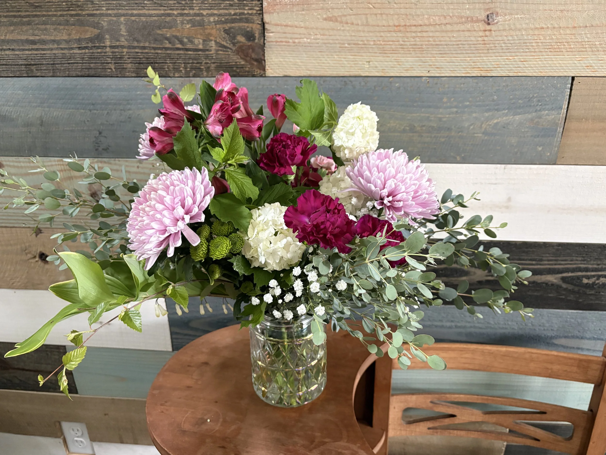 Mothers Day Vase arrangement.jpeg