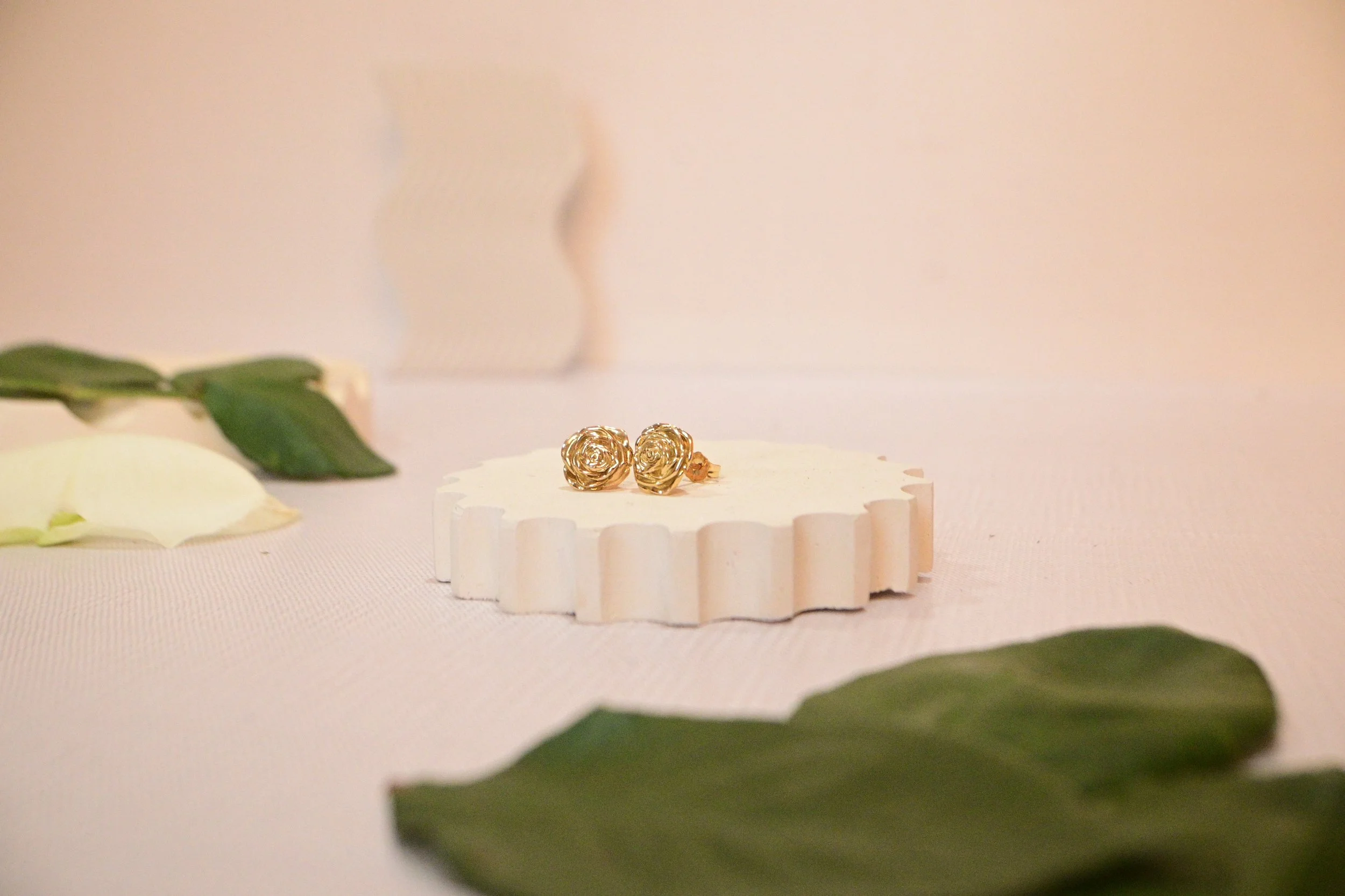 4ct stud white linen.JPG