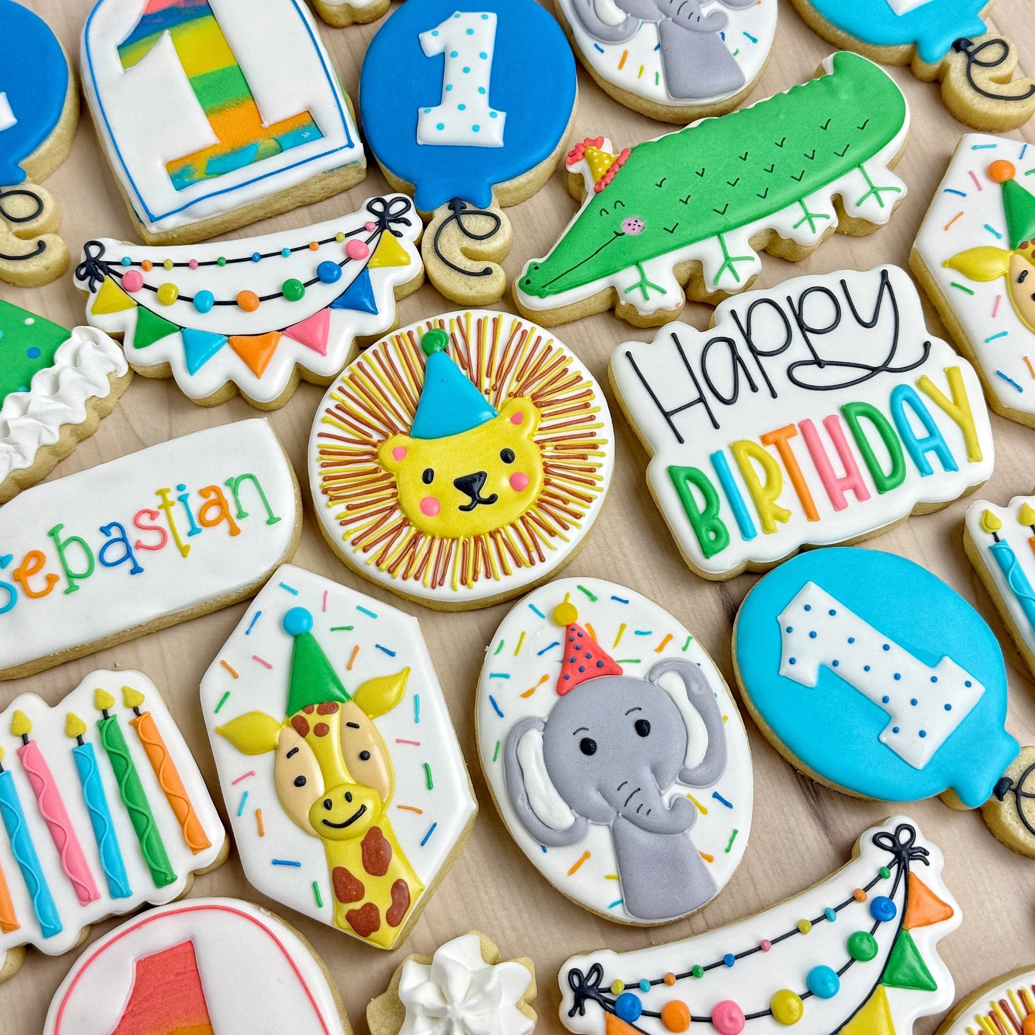 Behind the Scenes: The Magic of Two! 🍪
Ever wonder which of us is behind your favorite designs? The secret is: it&rsquo;s always both of us! ☺️

We wanted to share that every single order is a true 50/50 collaboration. From the initial sketch to the