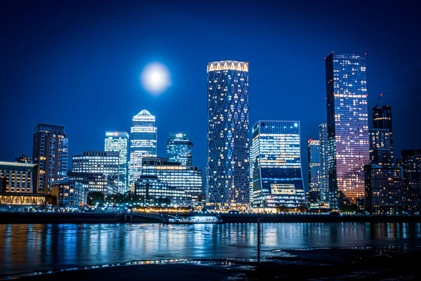 Canary Wharf Skyline by Tim Tate.jpg