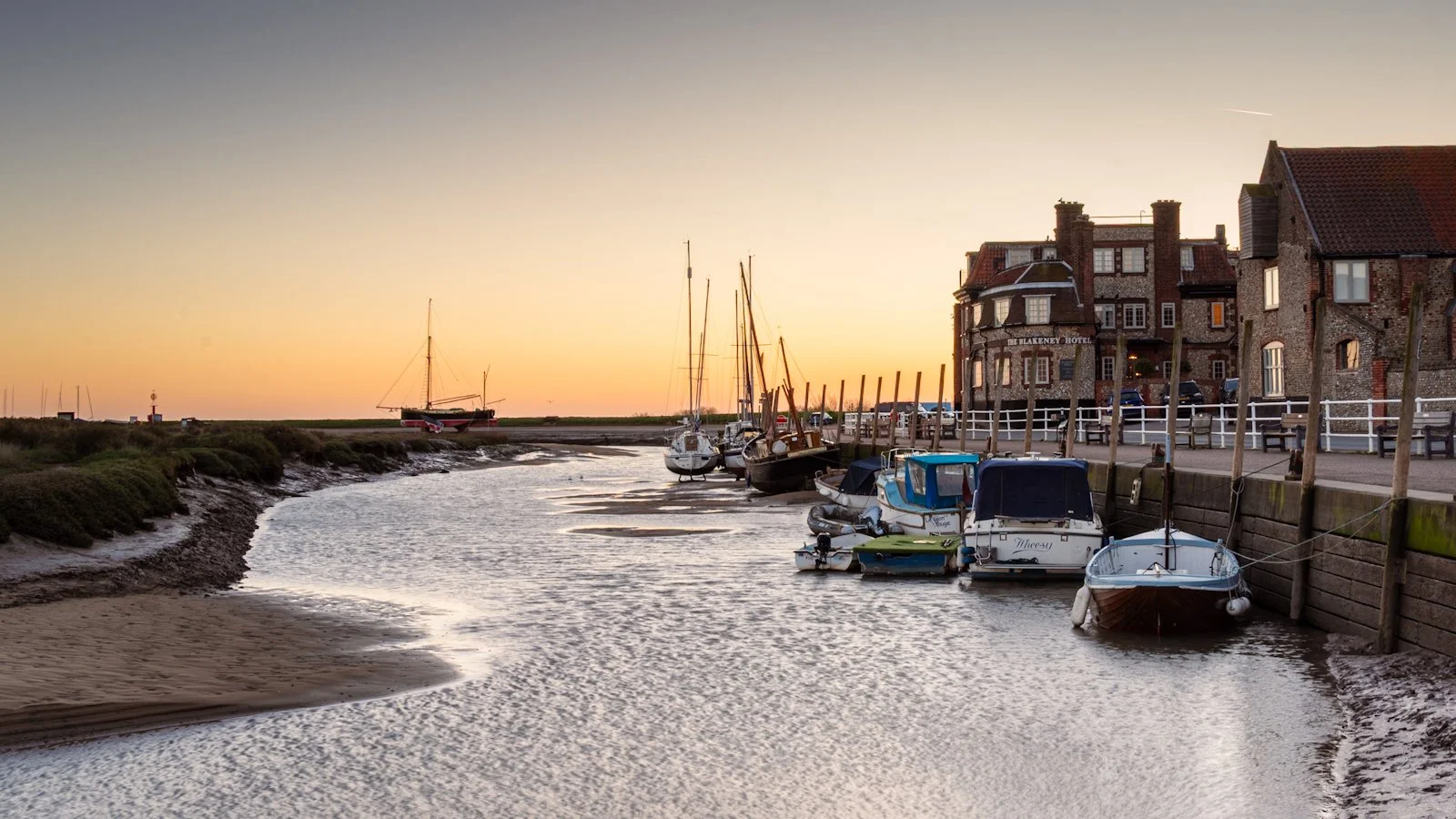 River Lea at Dawn By Tim Tate-1.jpeg