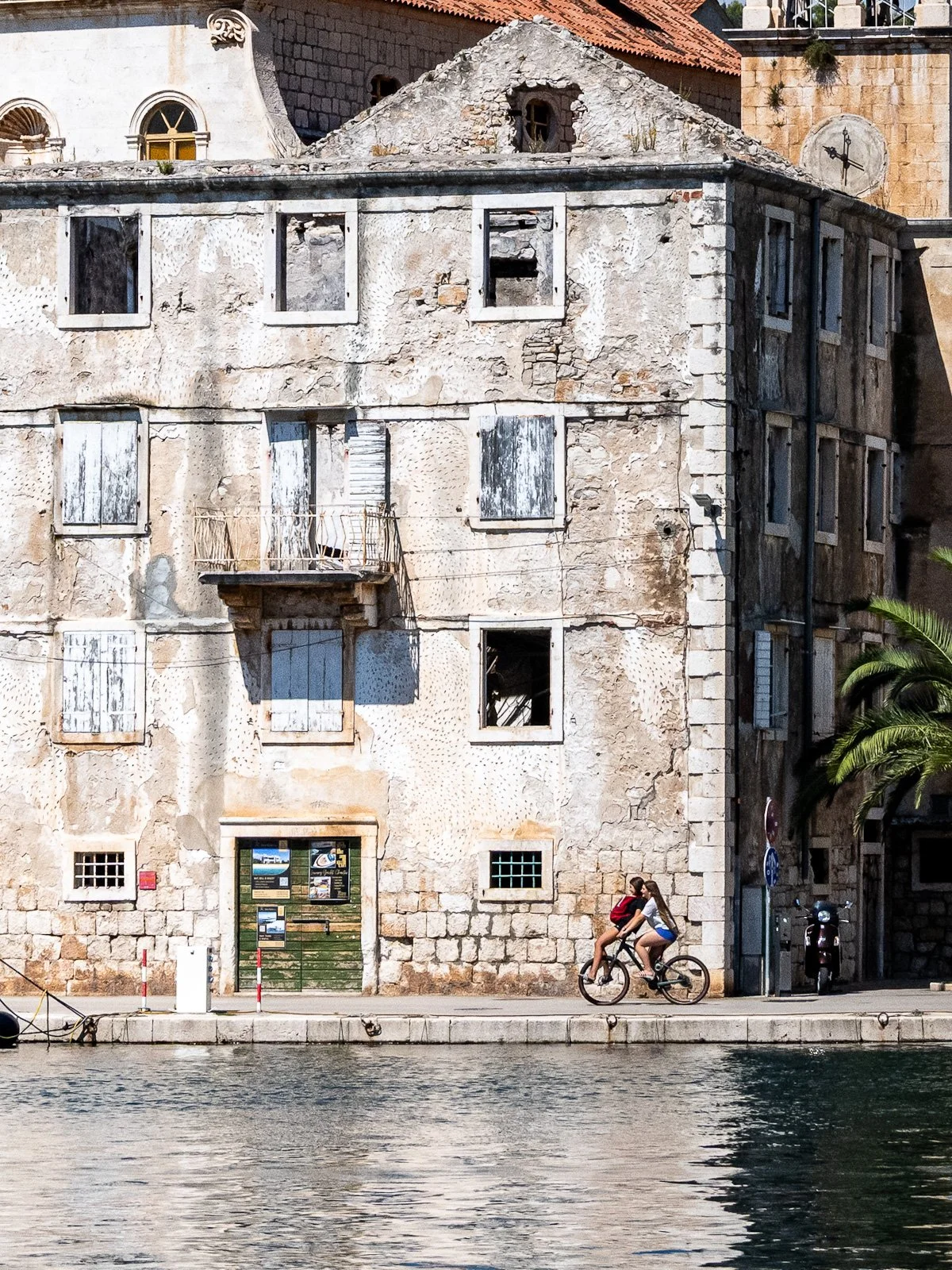 milna harbour by TIM TATE-1.jpg