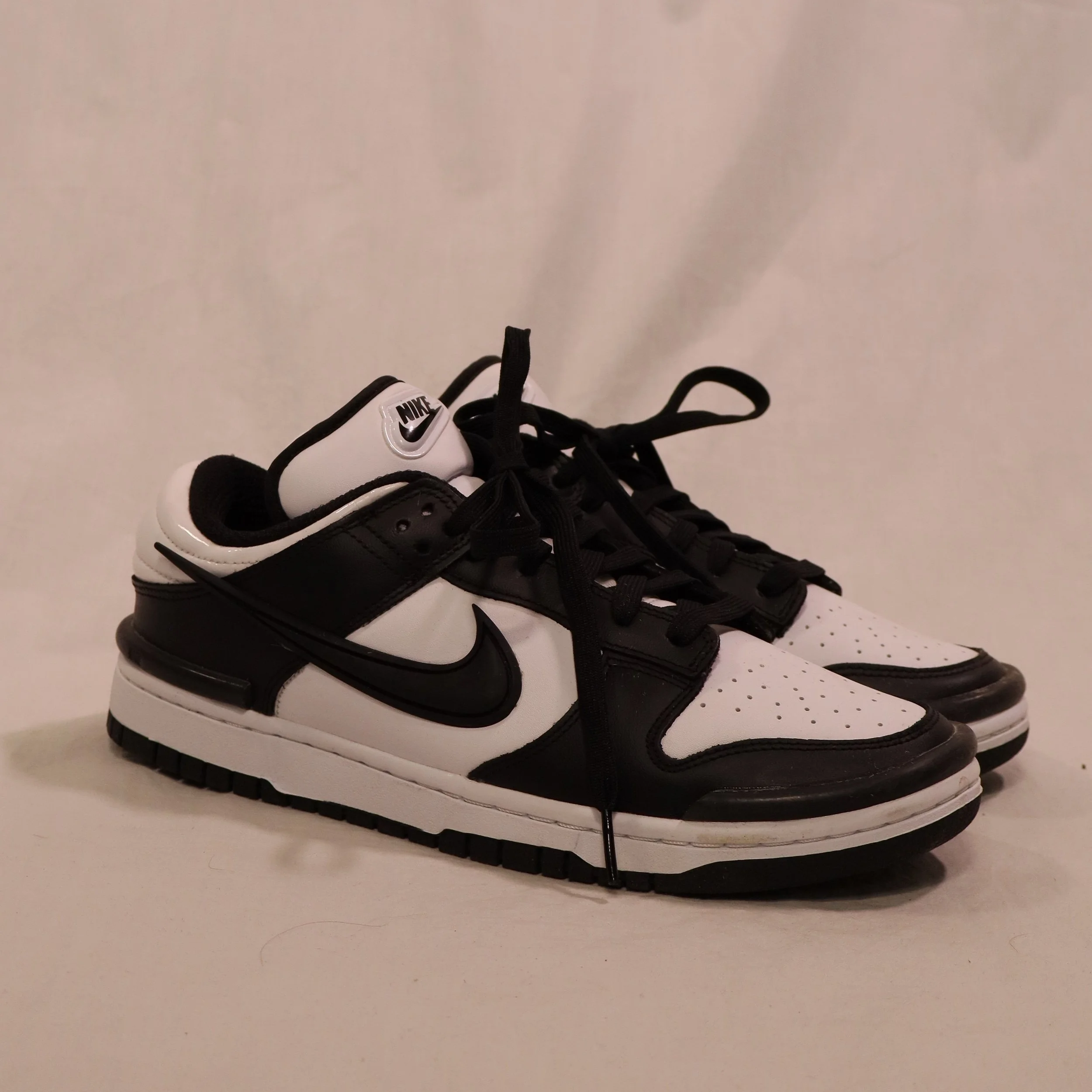 sneakers 2.jpg