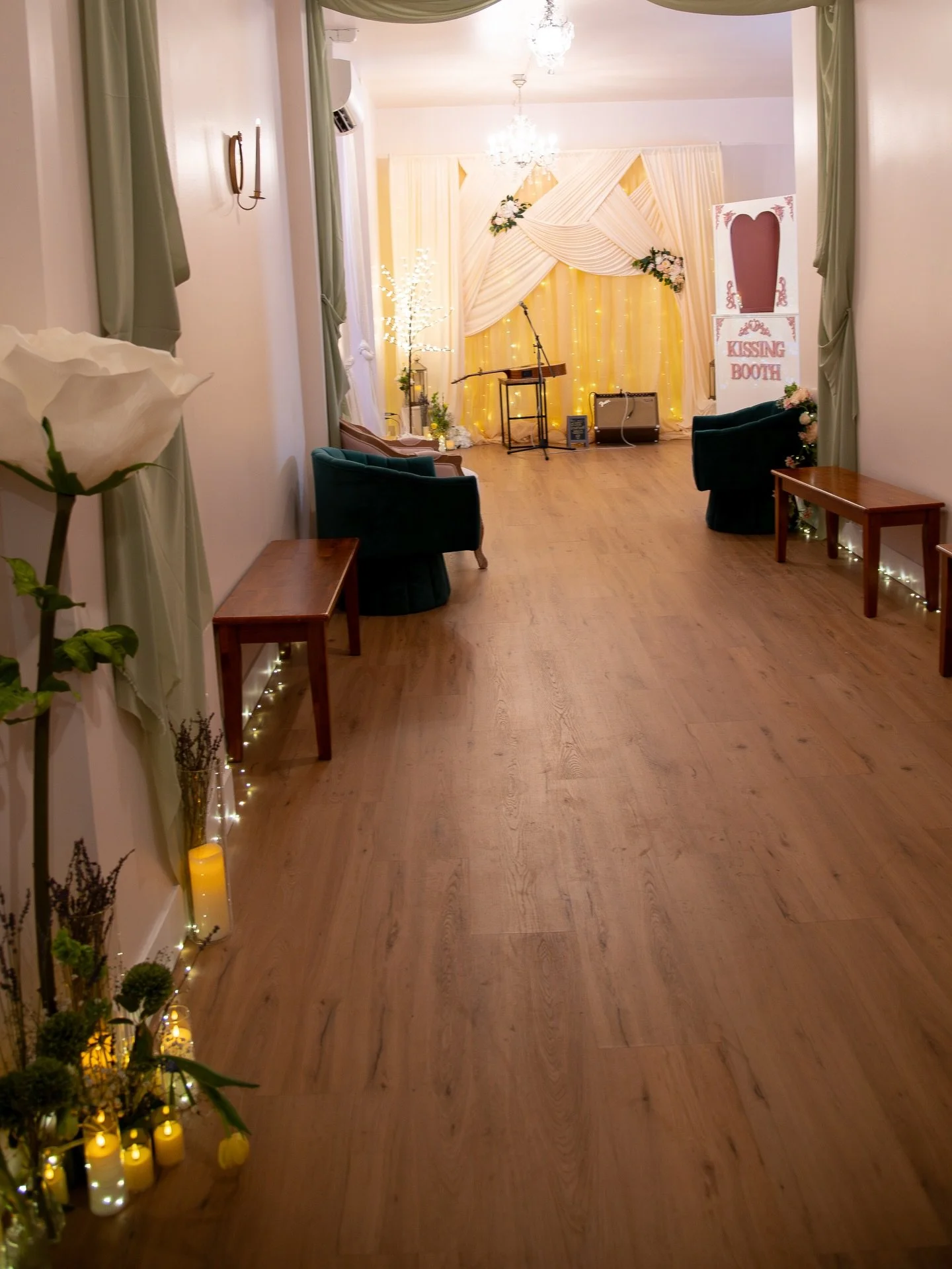 With Spring being a few days ahead of us, here&rsquo;s some photos from our party.🌸
Our Spring Reveal at The Vow Room was such a good day with so much love, so many beautiful details, and just the best people all around.

Huge thank you to everyone 