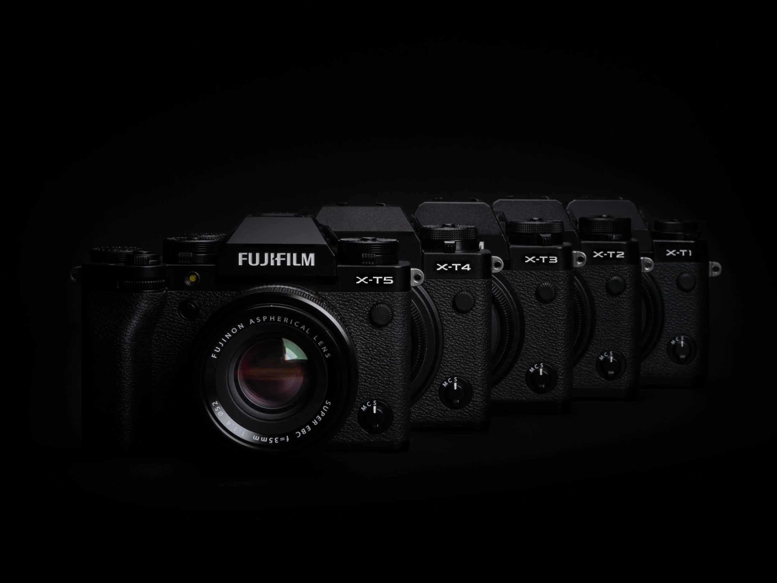FUJIFILM-X-T5_Key-Visual-37.jpg