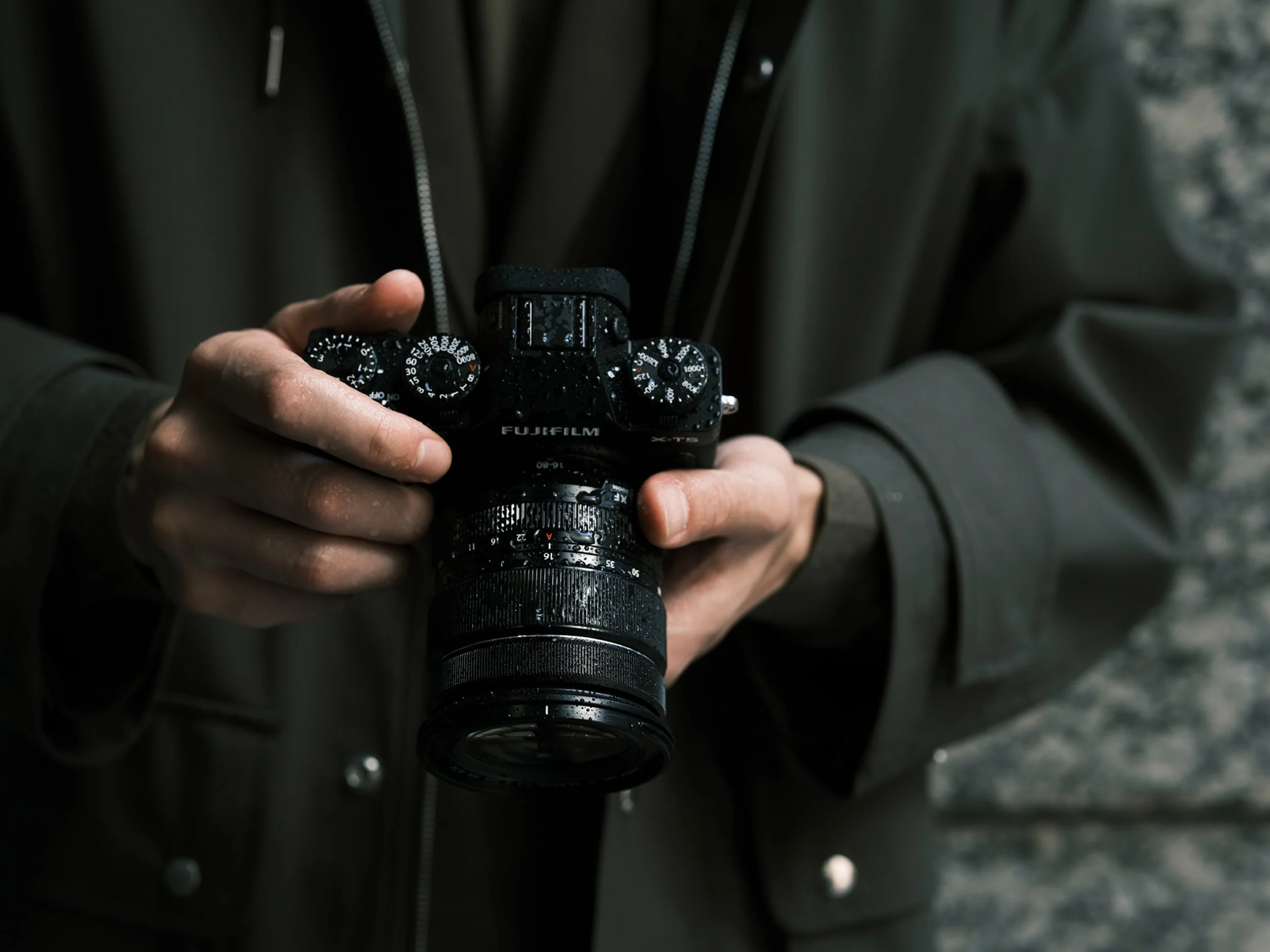 FUJIFILM-X-T5-Lifestyle-15.jpg