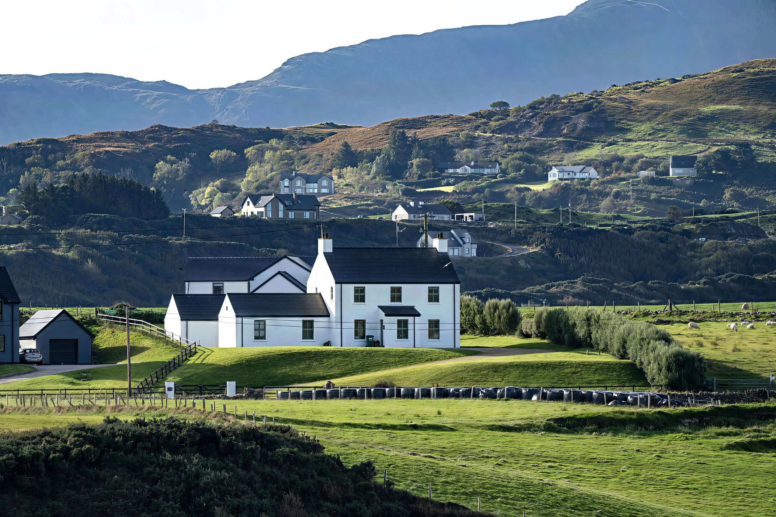 Dunfanaghy Farmhouse — Quiet Life Along the Hillside