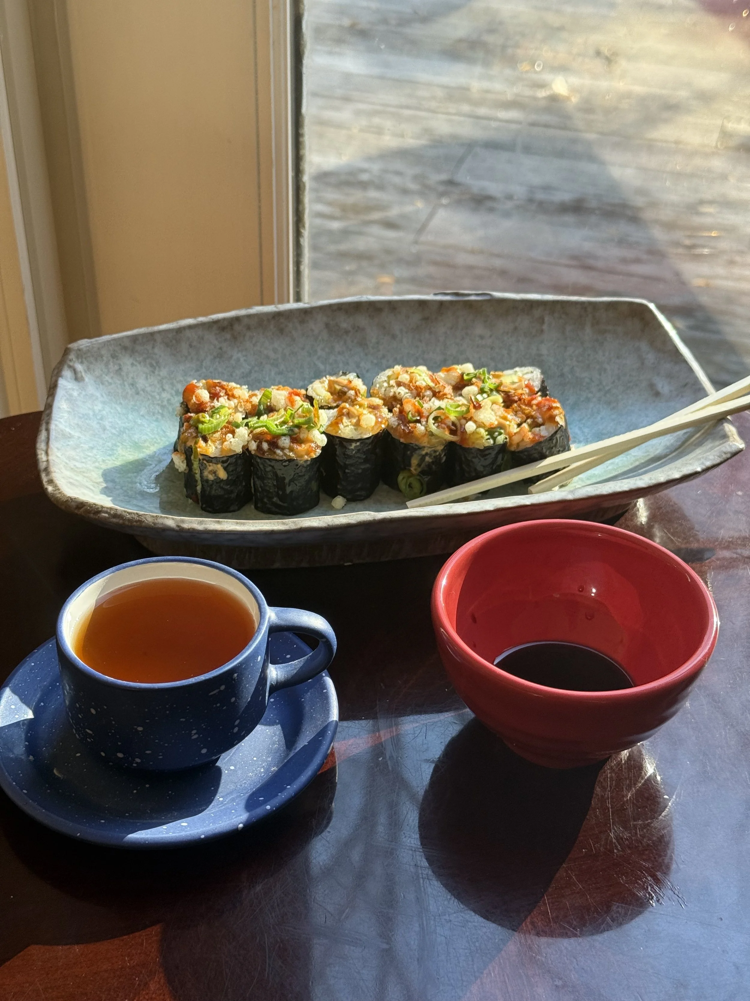Crunchy vegetable volcano roll and herbal tea recipe..  