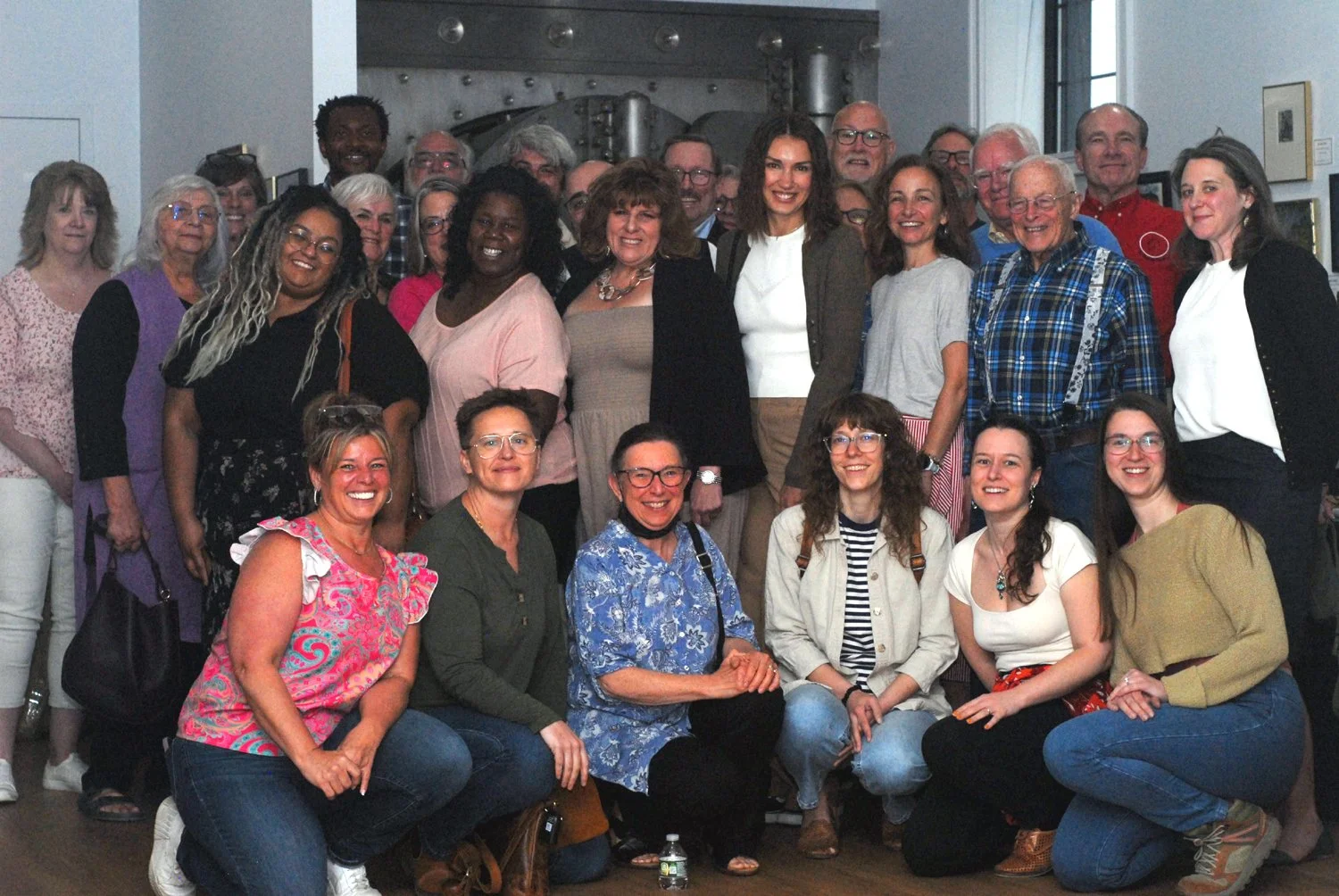 Schoharie County Weavers pose for a group photo.