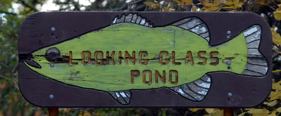 Eminence. Looking Glass sign.jpg
