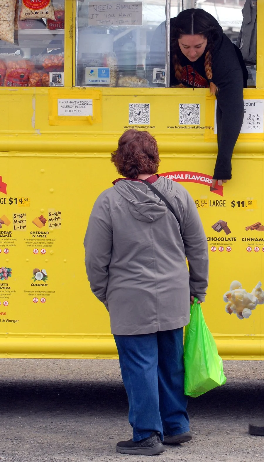 Maple Fest-goer at kettle corn food truck