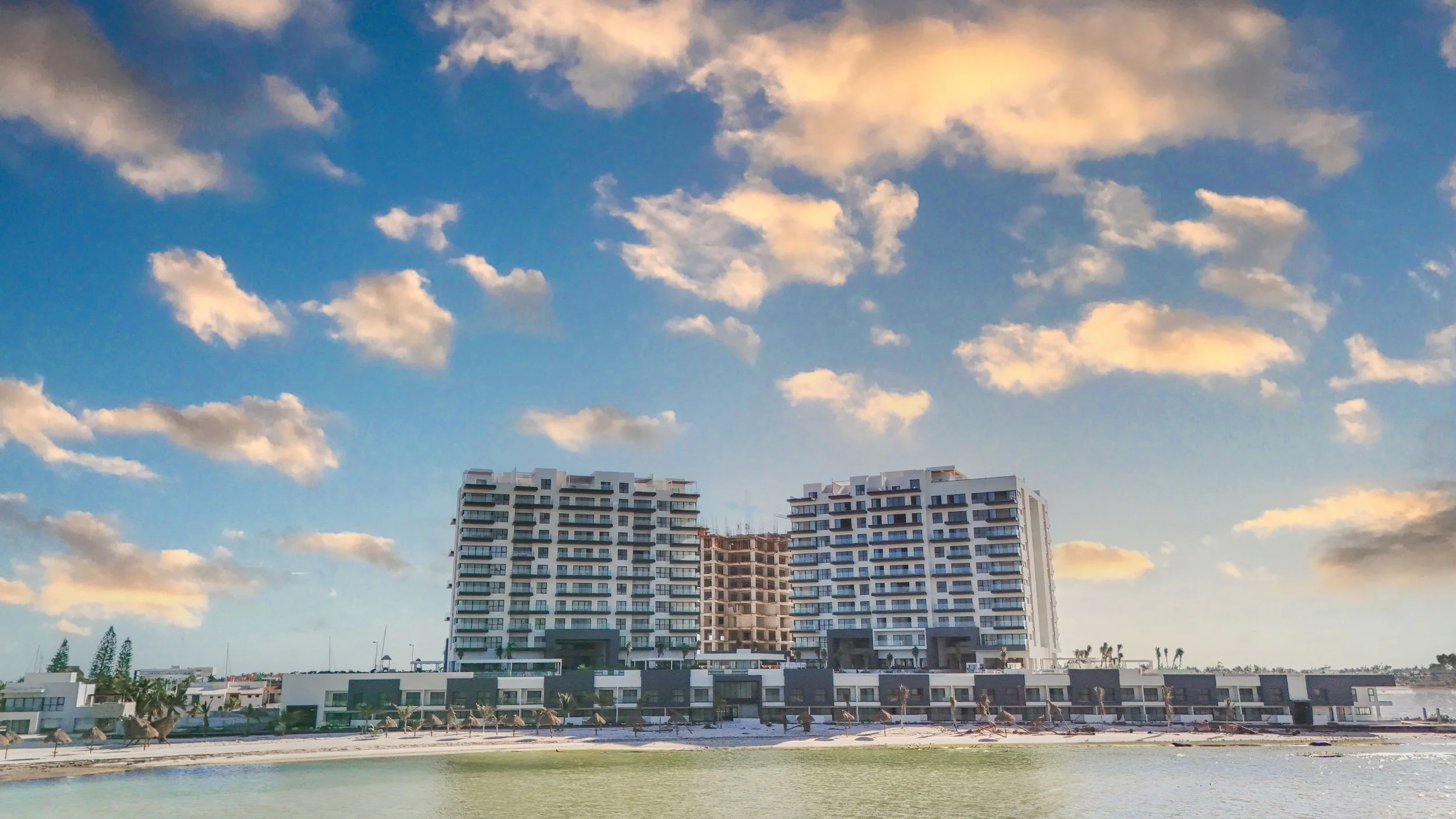 Oceanfront Luxury Resort - Yucalpeten, Yucatan