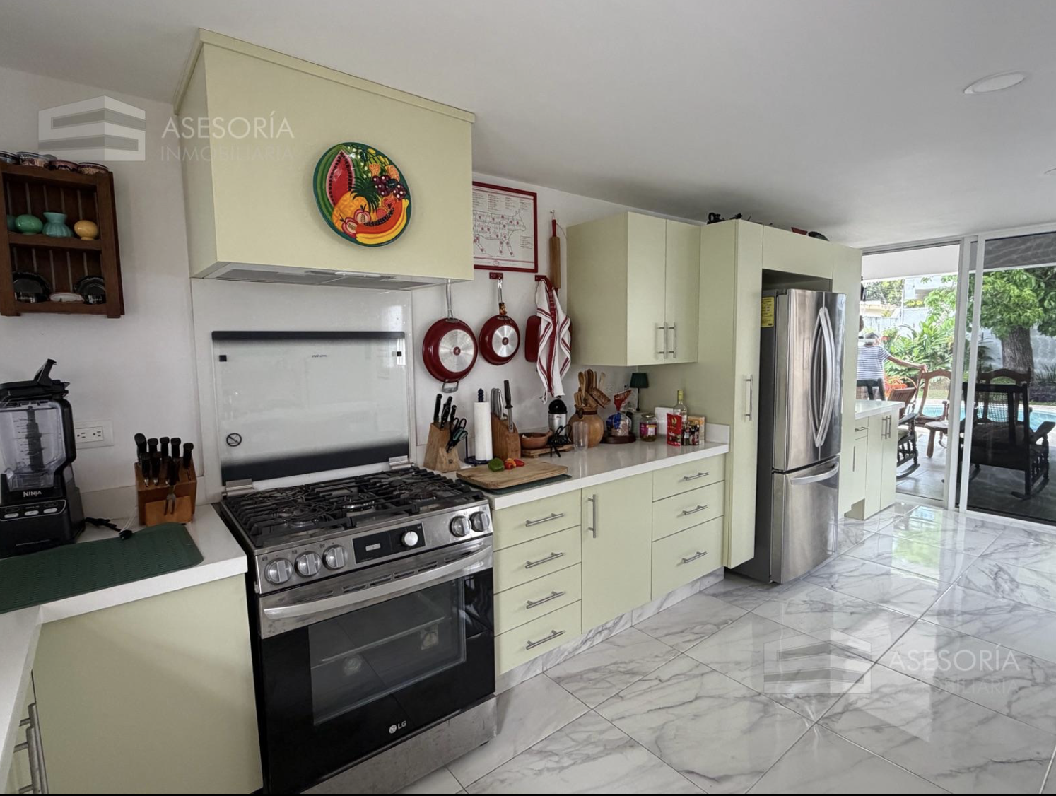 cocina completamente equipiada.png