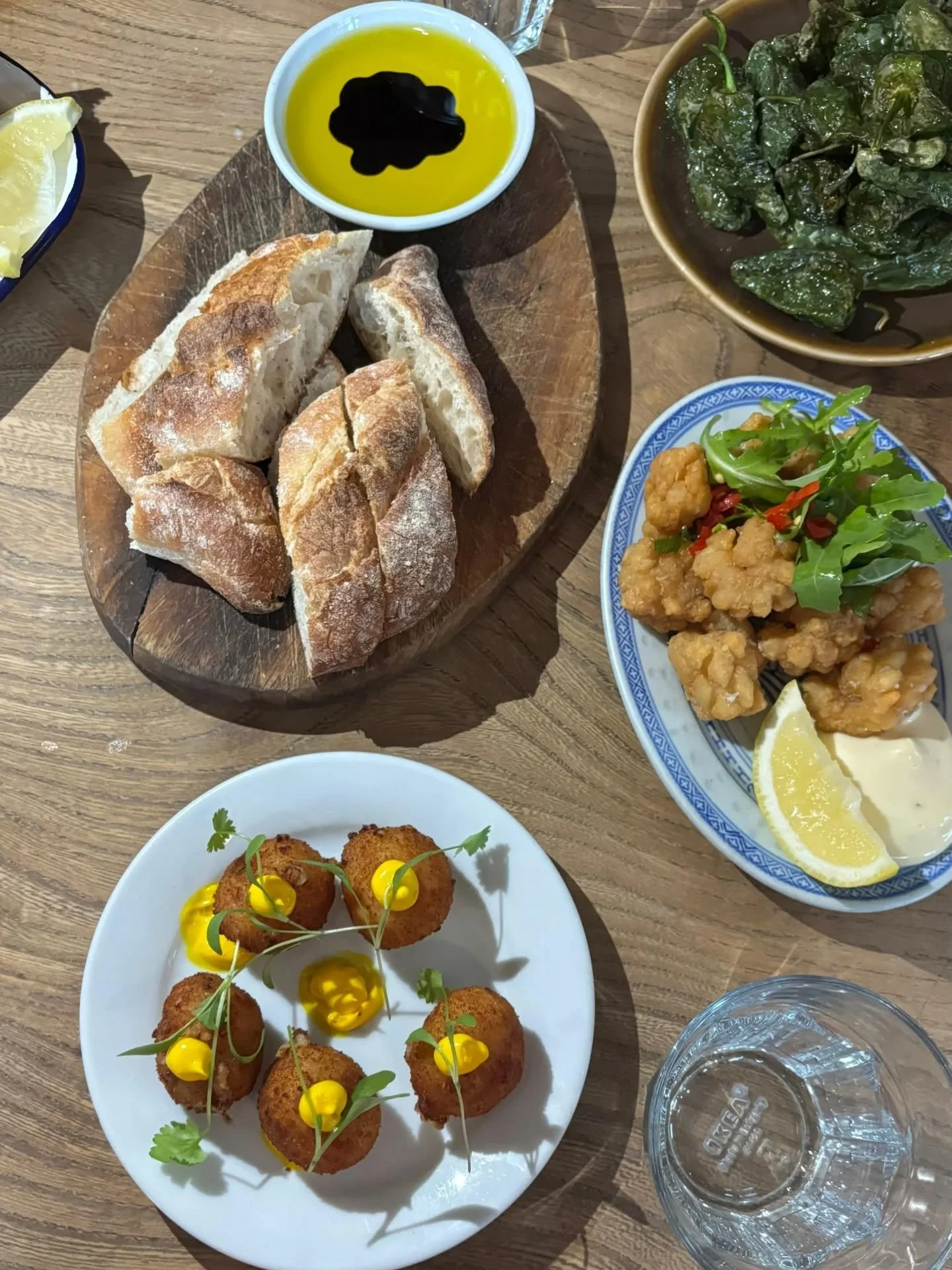 😍Foodie nights with us, book your table for this weekend. Fires burning, drinks are flowing, food is filling. Have you booked your christmas meal with us yet?🎄🍴