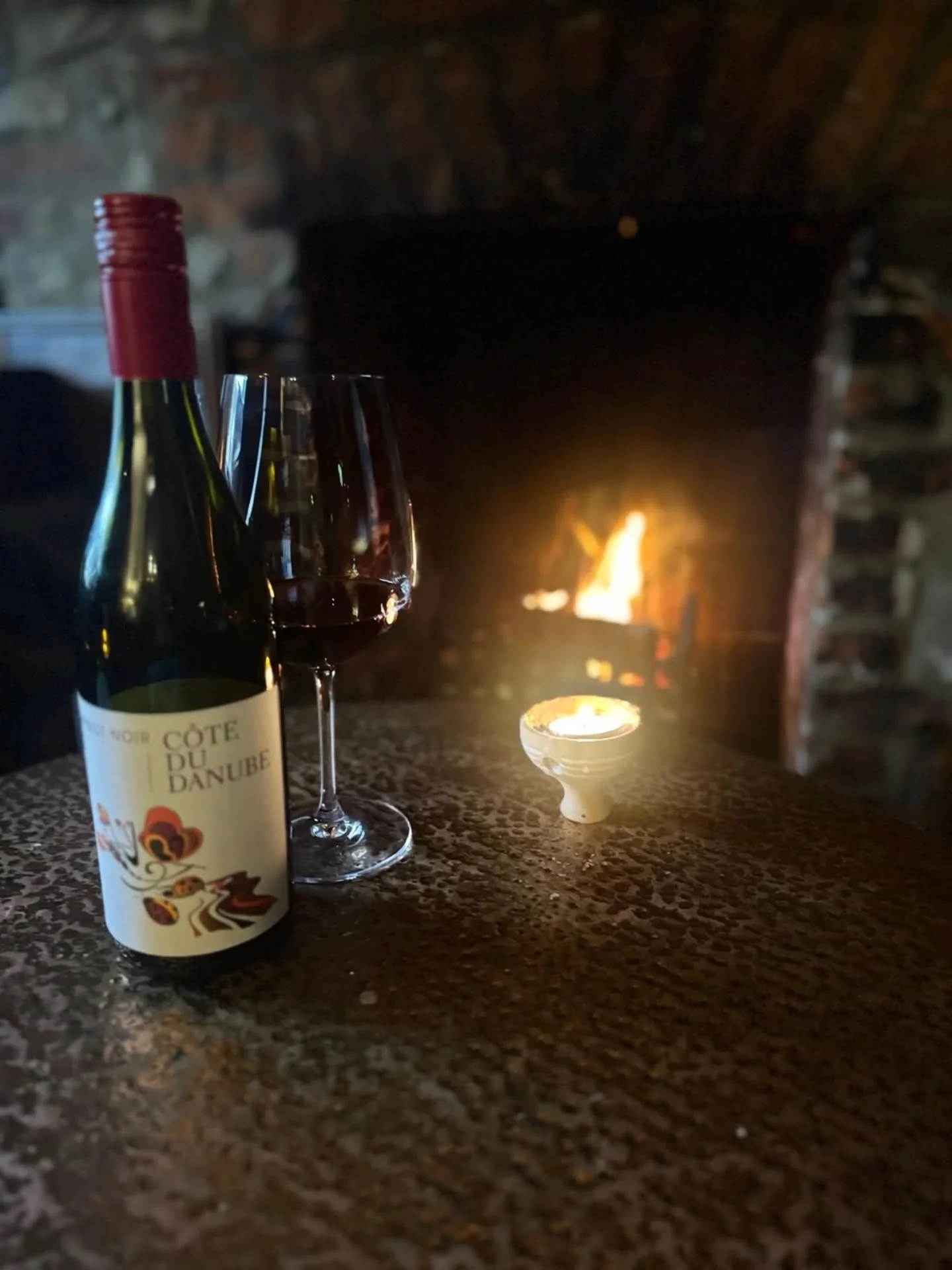 What better way to spend a rainy day&hellip;. We have our fires going so you don&rsquo;t have to 🔥🍷 SWIPE to see what you can  indulge in. 

We look forward to seeing you tonight! 6pm.