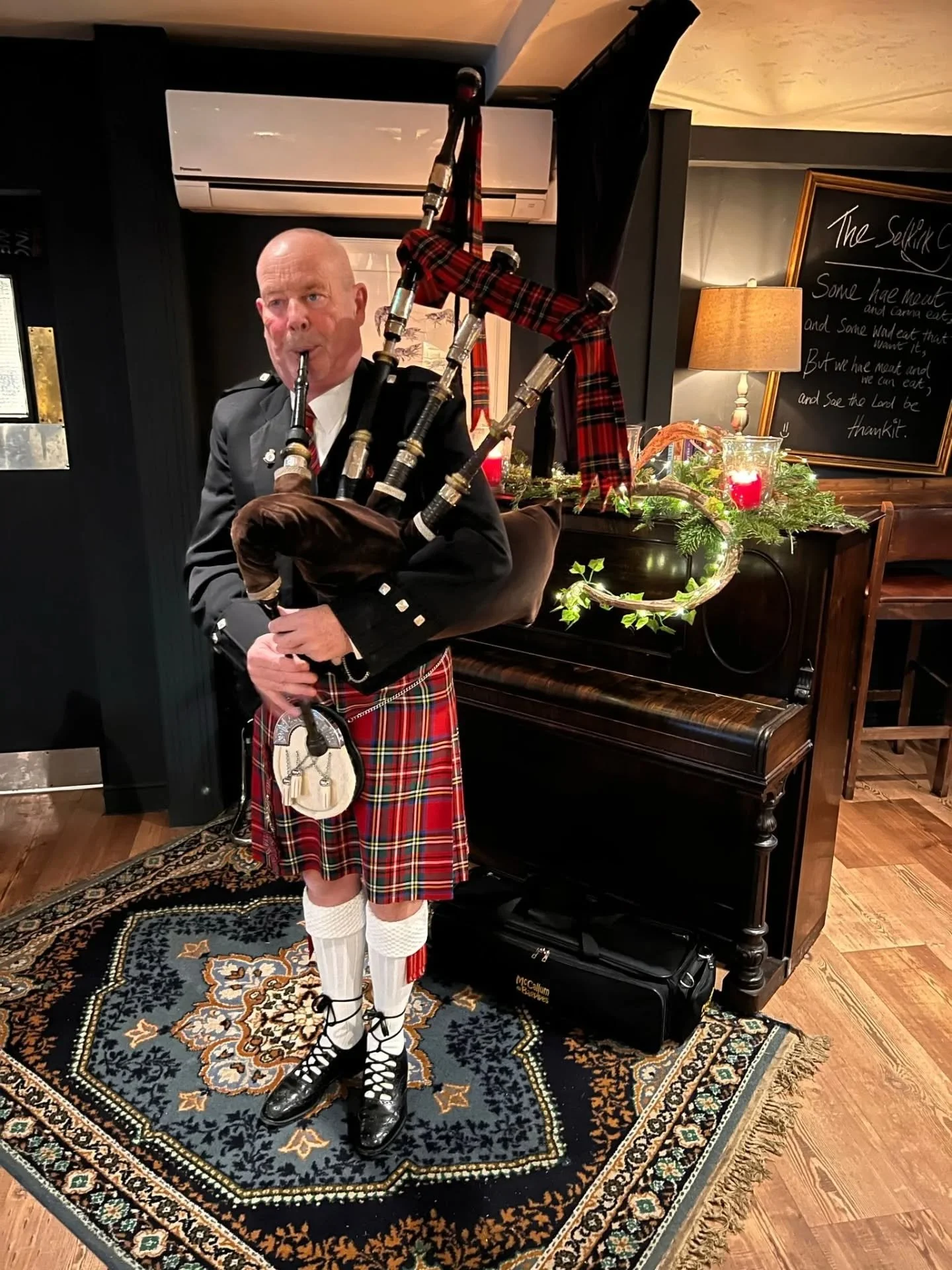 Join us for Burns Night on Jan 30th! (&pound;30, 2-course traditional Scottish food) Whiskey, banter, and fun guaranteed! 🏴󠁧󠁢󠁳󠁣󠁴󠁿🥃 Lets goooo! Book your table now.
❌️ Booking essential call/email via website ❌️