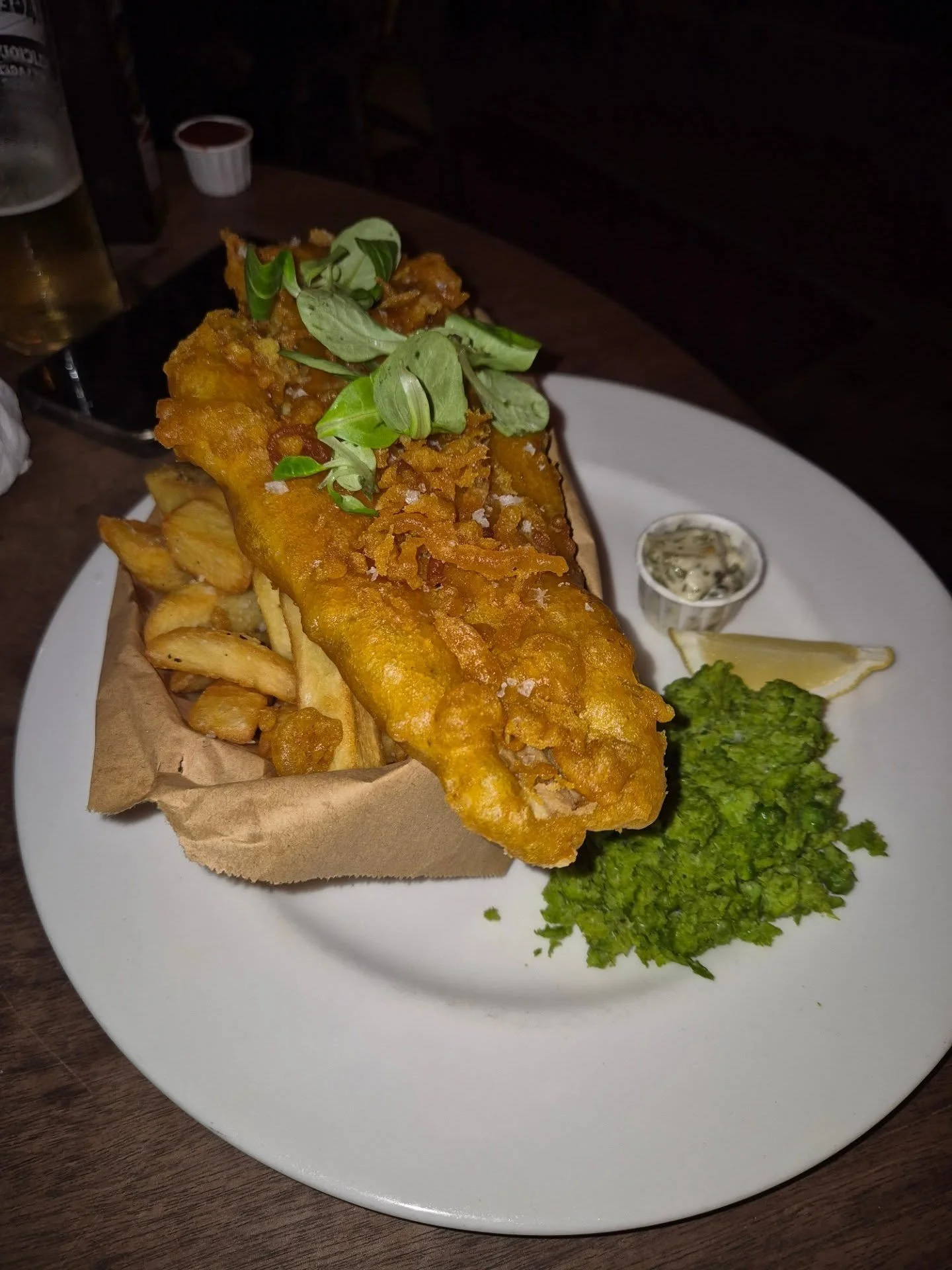 FISH &amp; CHIP FRI-YAY! Need we say more?👋🏻 
You don't want miss out- it's fresh and it's good!
See you tonight - 6pm!🐟🍟