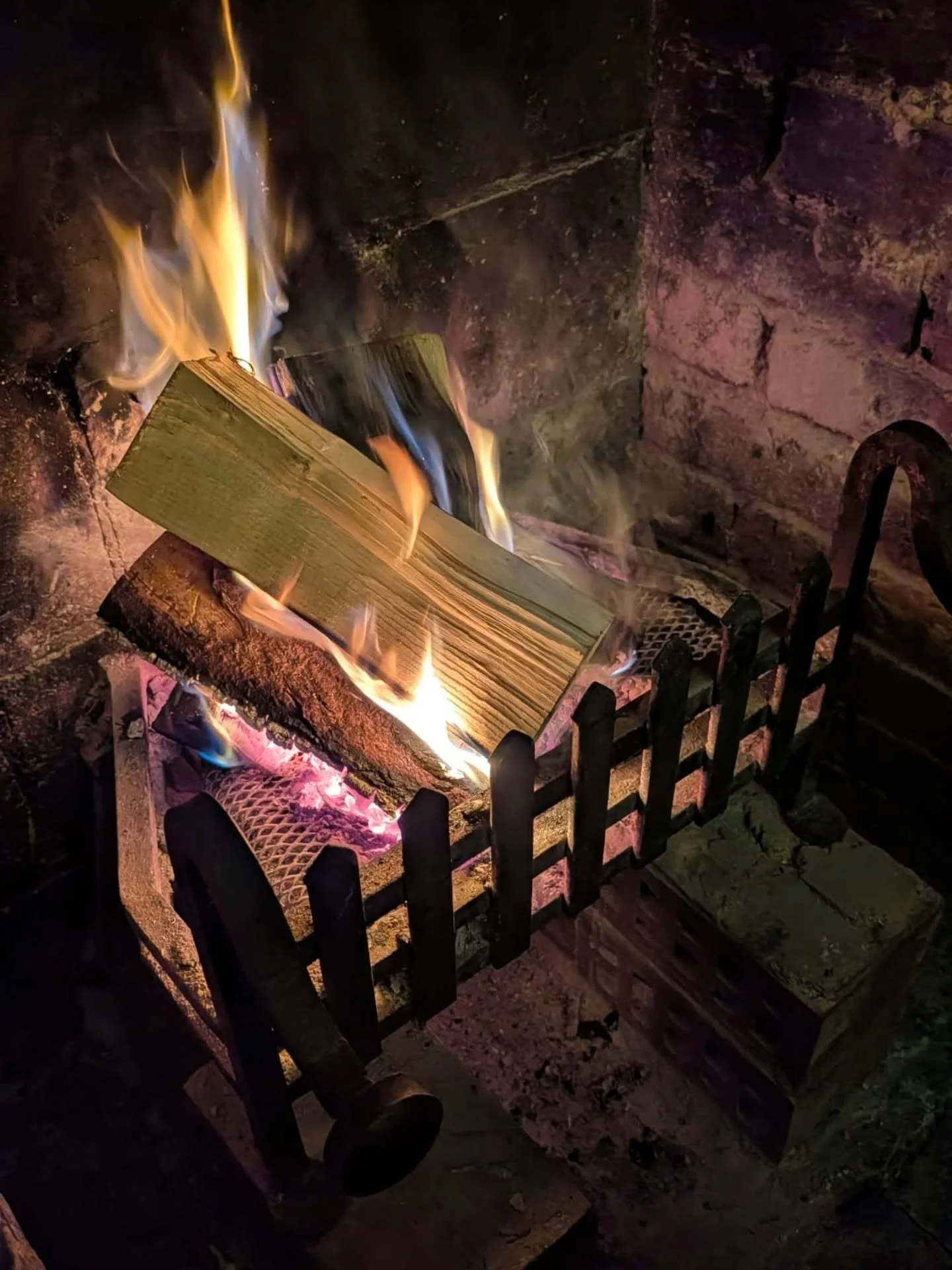 Special Request - swipe to see Shepherds Hut stay with a delicious Red Lion meal made to order - Beef Wellington - Chocolate Fondant. 

Make your Occasion special with us!✨️🍷🥩