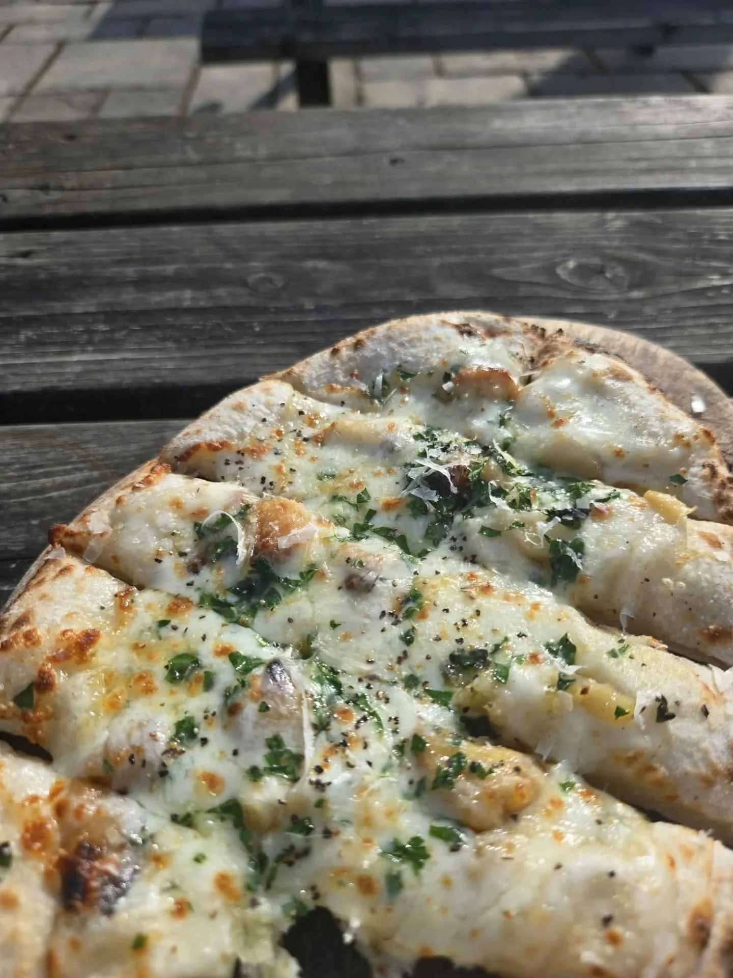 Open today 12-3pm | 6pm-10pm 
No shop tomorrow guys, open for lunch as normal at 12pm!🍻🍕 

Lets soak up the sun &amp; food at The Red Lion ❤️