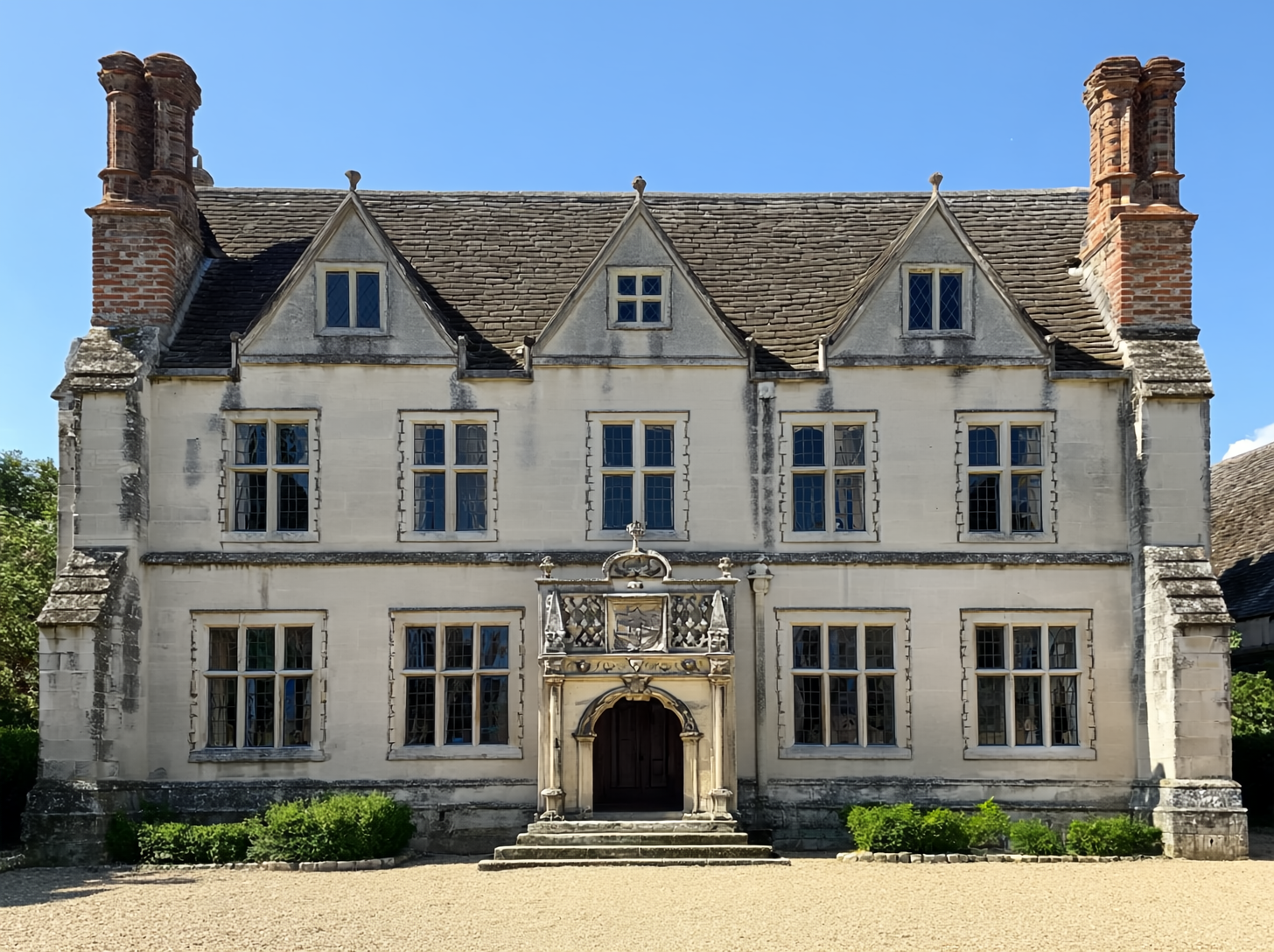 copyright le Strange heritage 2025: The Elizabethan Wing of Hunstanton Hall was lost to fire in 1853