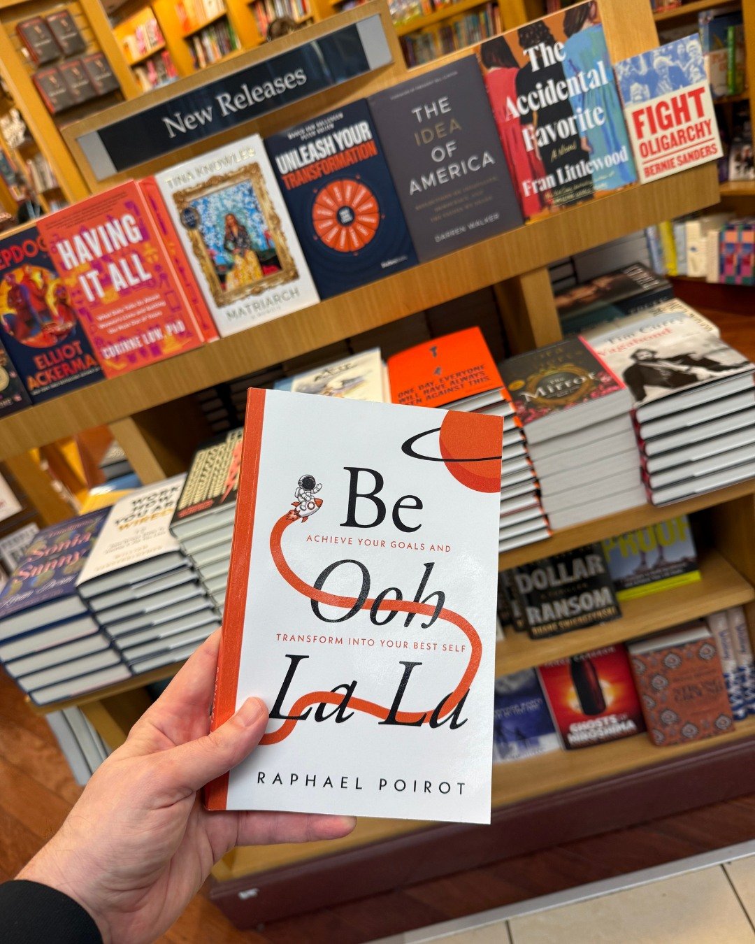 What does &quot;Be Ooh La La&quot; look like in action? It looks like this. ✨

I was traveling this week and had my copy of the book with me. I stopped by the airport bookstore and couldn't resist this&mdash;a little exercise in manifestation. This i
