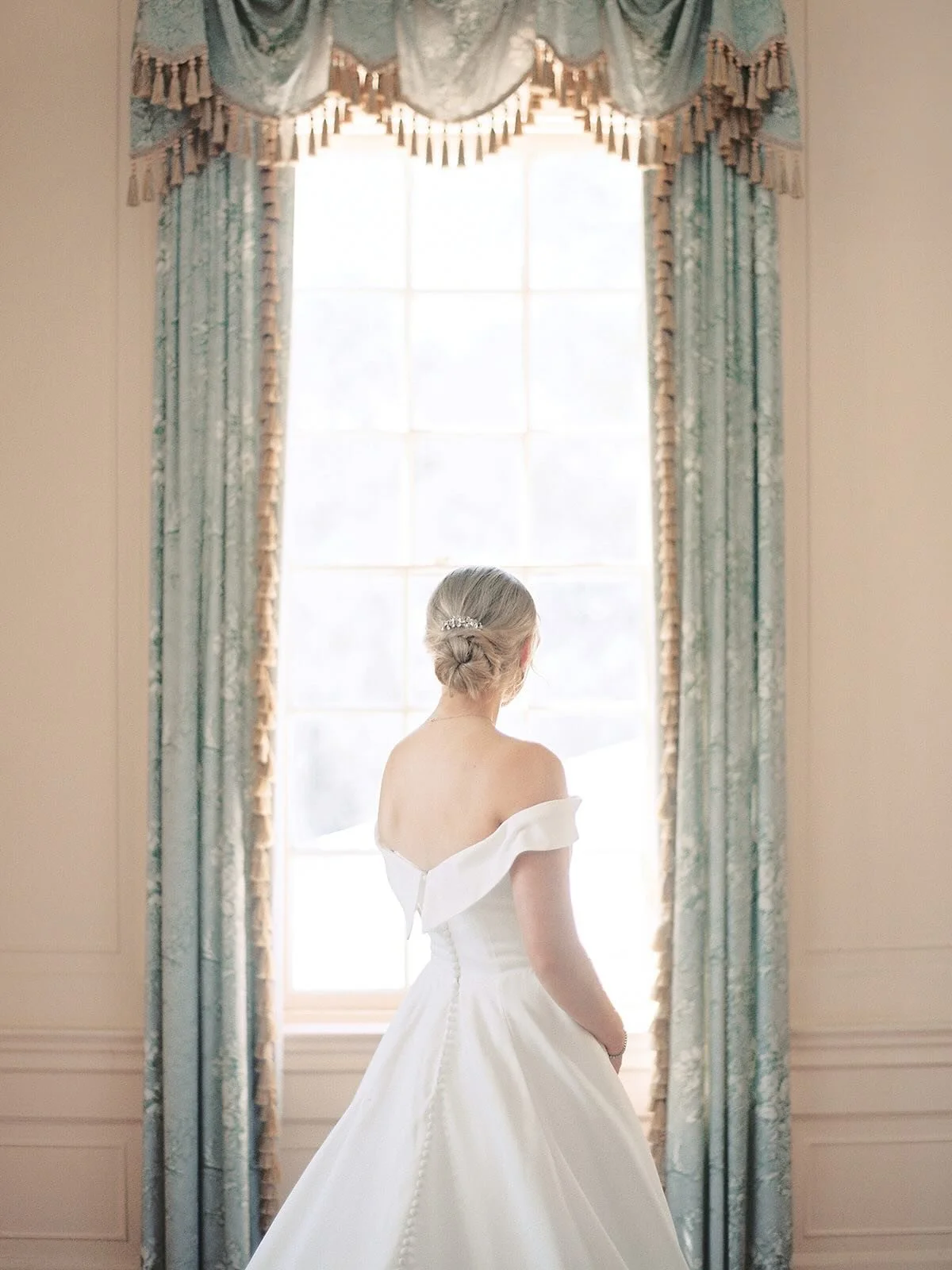 Two all time favorite bridal portraits from this stunning wedding at Lowndes Grove!

Planning: @cruzcoordination
Venue: Lowndes Grove @pphgevents
Florals: @tigerlilyfloristchs @tigerlilyweds
Hair &amp; Makeup: @lashesandlacechs
Film Stock: @kodakprof