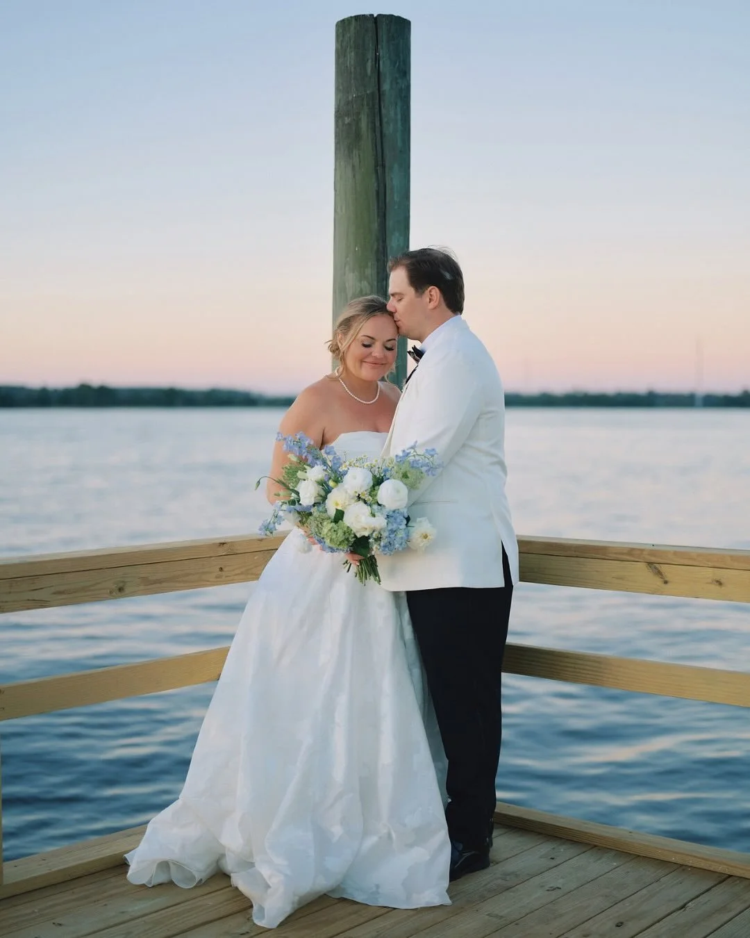 Heads Carolina Tails California

Planning: @katiejeanevents 
Venue: @the_island_house 
Hair + Makeup: @paperdollsweddings 
Rentals: @curatedeventscharleston 
Ceremony: St. Mary of the Annunciation
Catering: @salthousecatering 
Videography: @videofilm