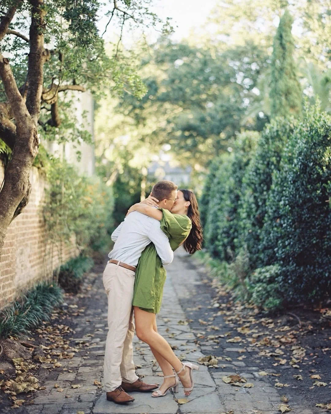 Pizza and dancing on tables. What more could you ask for from an engagement session in Downtown Charleston?

Film: @kodakprofessional Gold 200
Lab: @richardphotolab