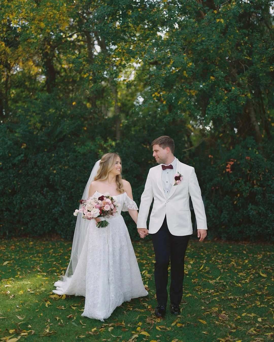Some stories come full circle in the best way.

Twelve years ago, I photographed Katie&rsquo;s wedding, my fourth ever. Still early, still learning, still figuring out what this would become.

Now I&rsquo;m here with her sister Erin, documenting a ne