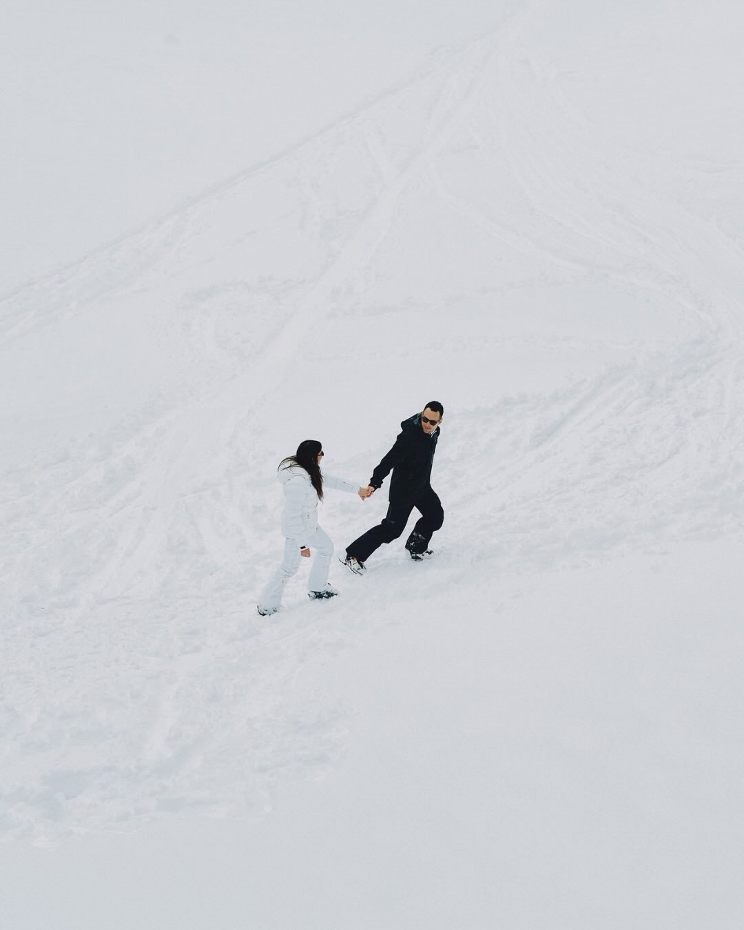 Zero visibility, literally feet of snow, and the coolest couple ever. Austria was incredible.

Featured on @overthemoon 

Photography: @NicholasGoreWeddings
Venue: @thonys_places @stantonamarlberg
Brides Ski Suit: @bogner.official
Bride&rsquo;s Skis: