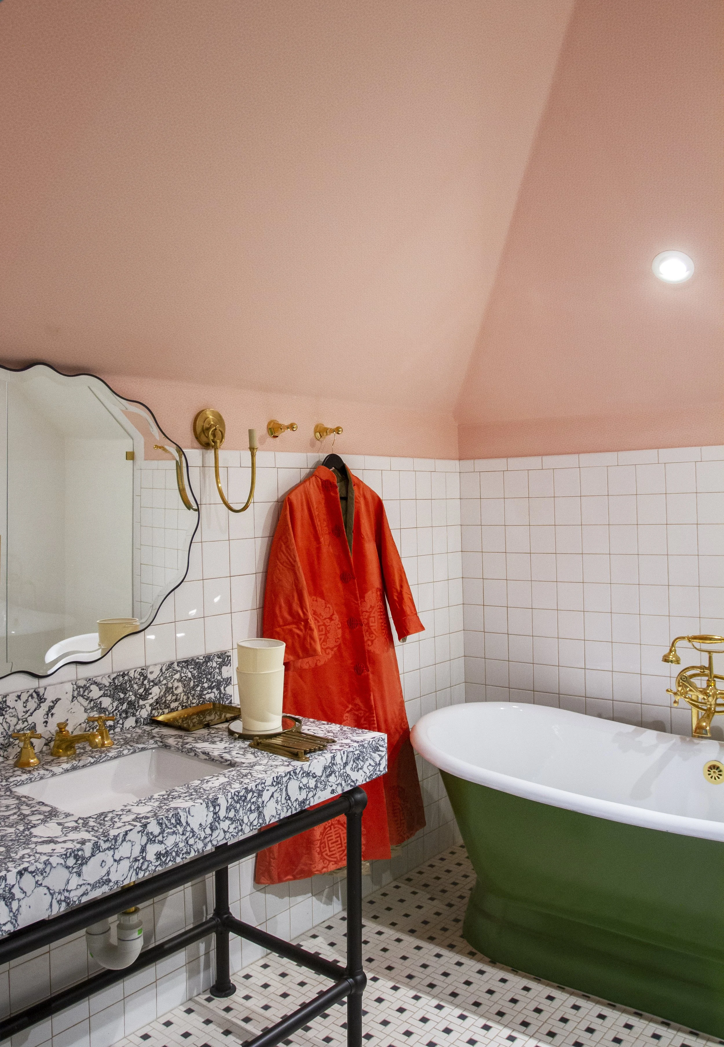 Bathroom 2.jpg