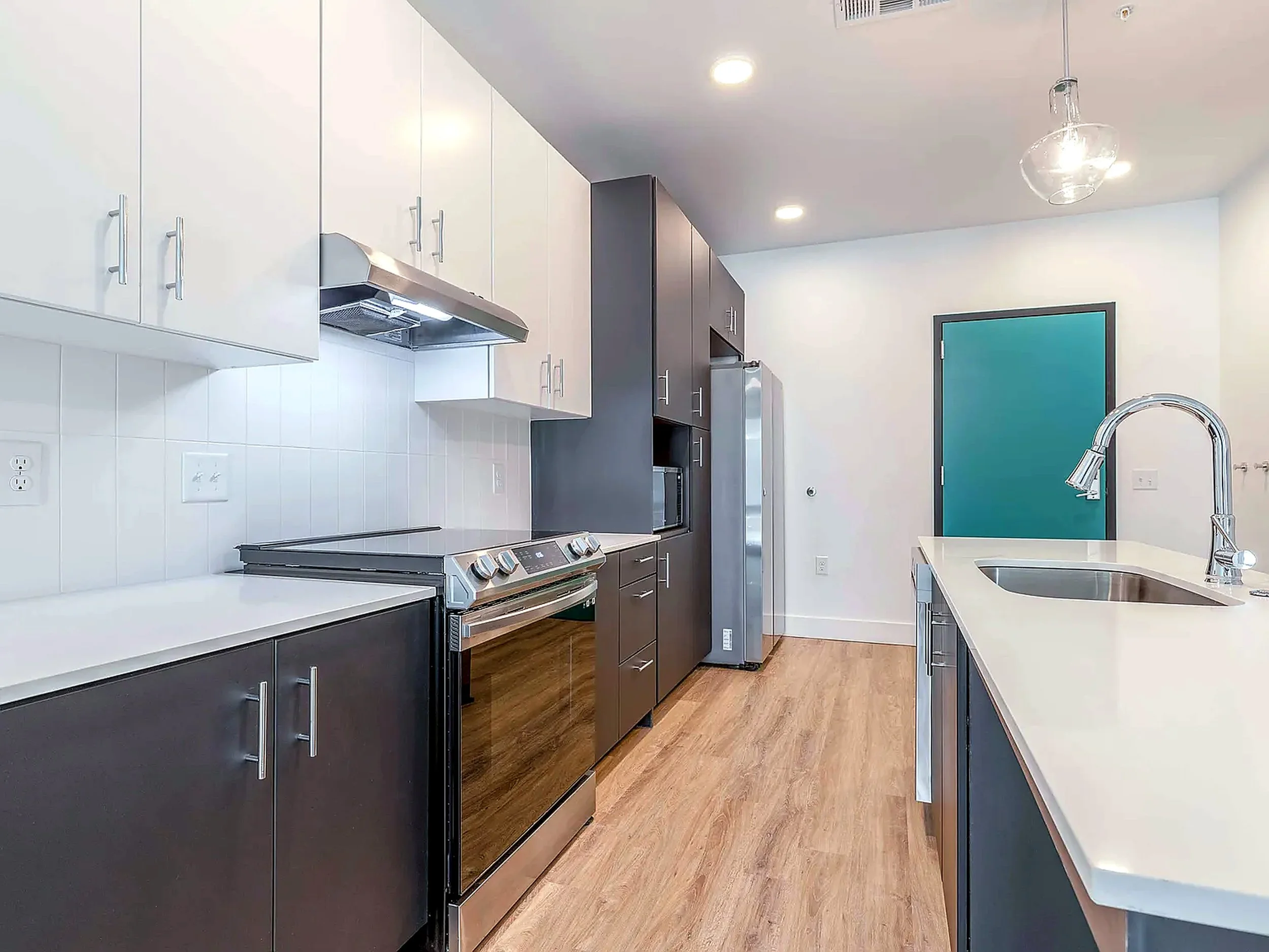 Muse_Kitchen_Close_Cleaned.jpg