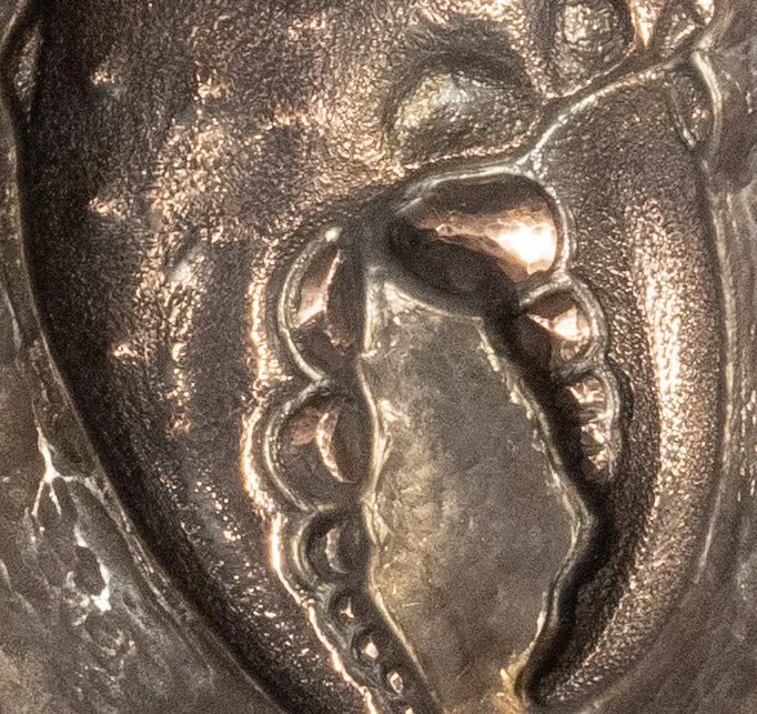 lobster claw detail2.jpg