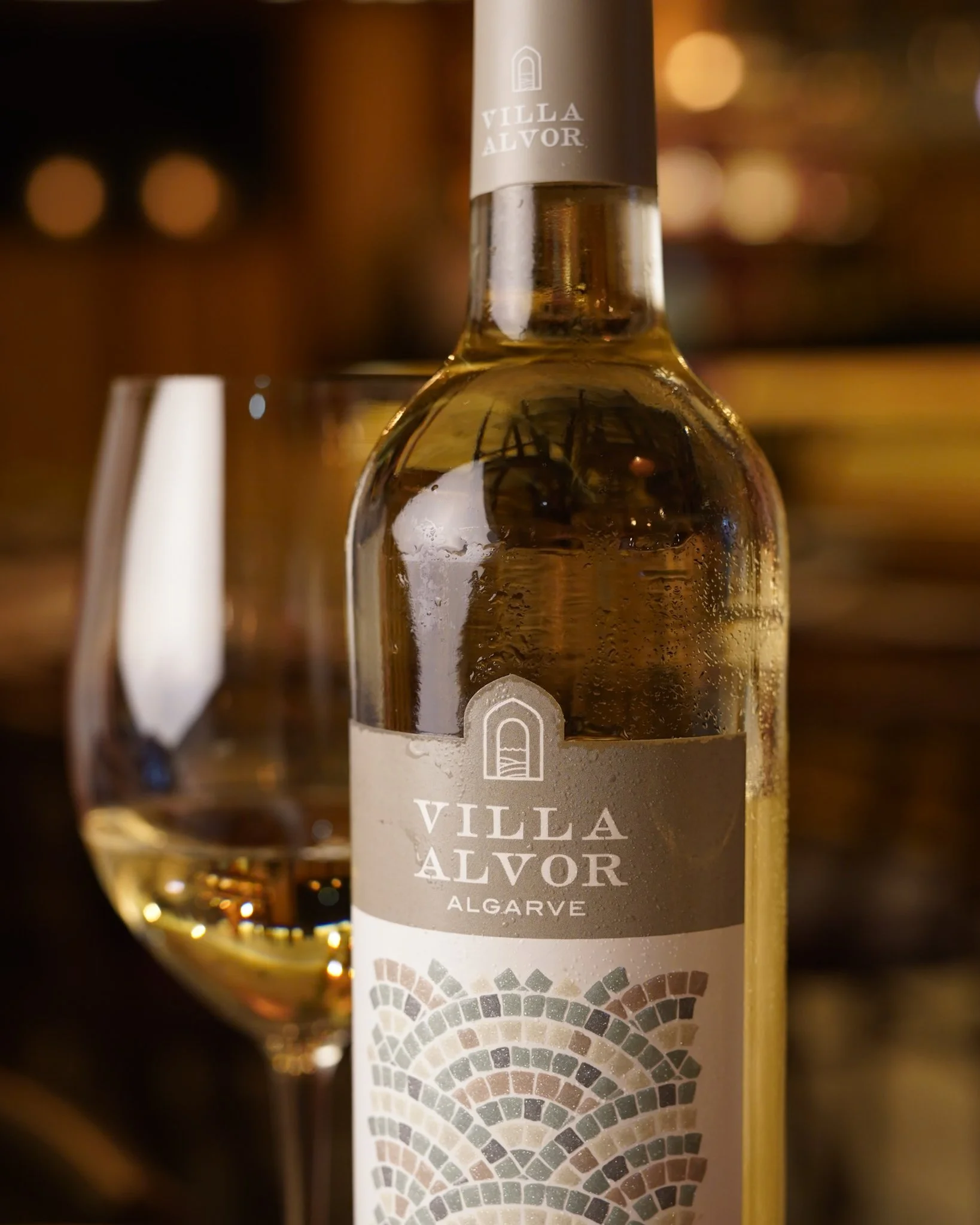 Projeto realizado para Villa Alvor (Grupo Aveleda) durante meu período como Designer Multimédia na Aveleda, S.A.
© Aveleda, S.A. - Todos os direitos reservados.