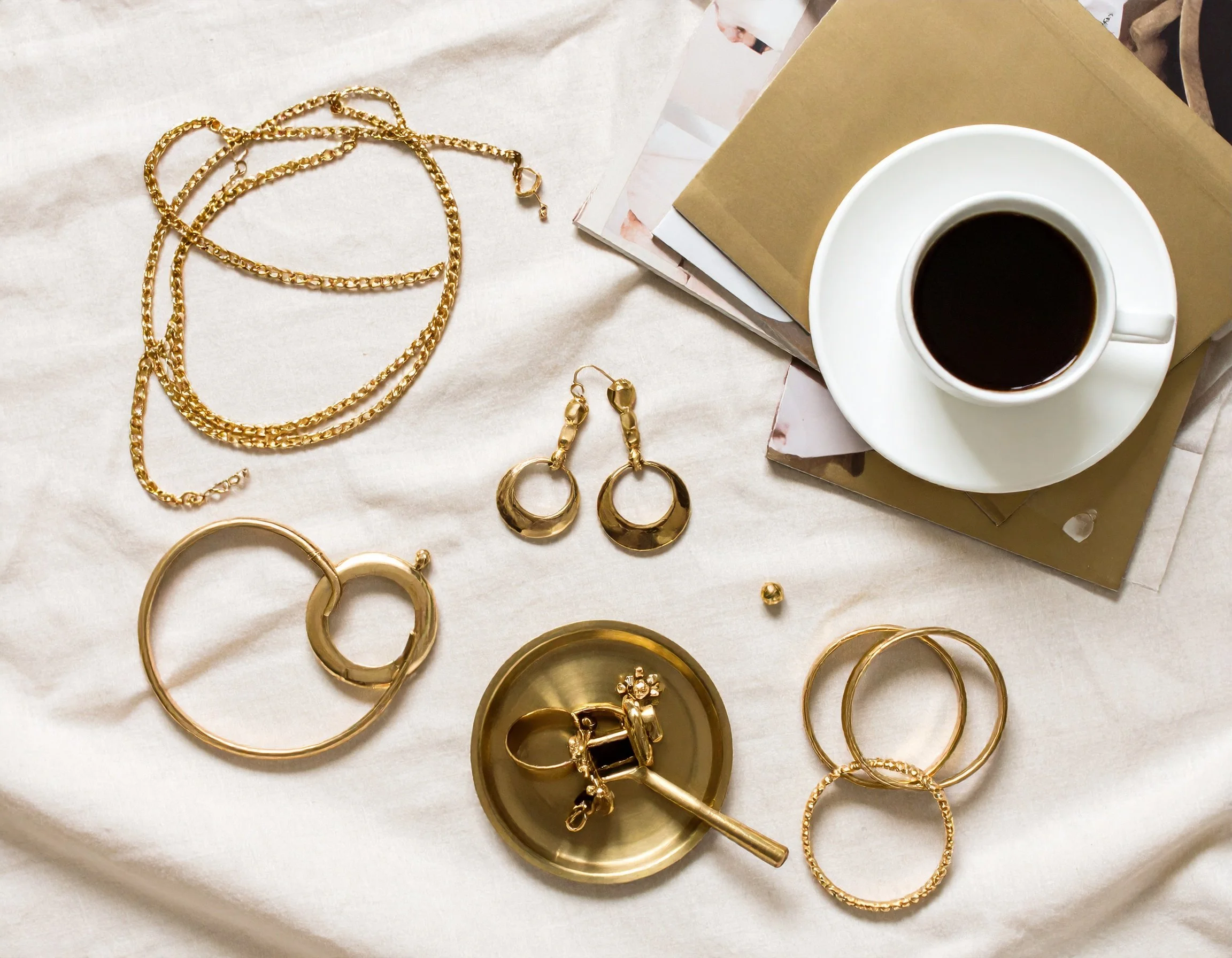 5 Ways to Style Gold Jewelry for Everyday Elegance