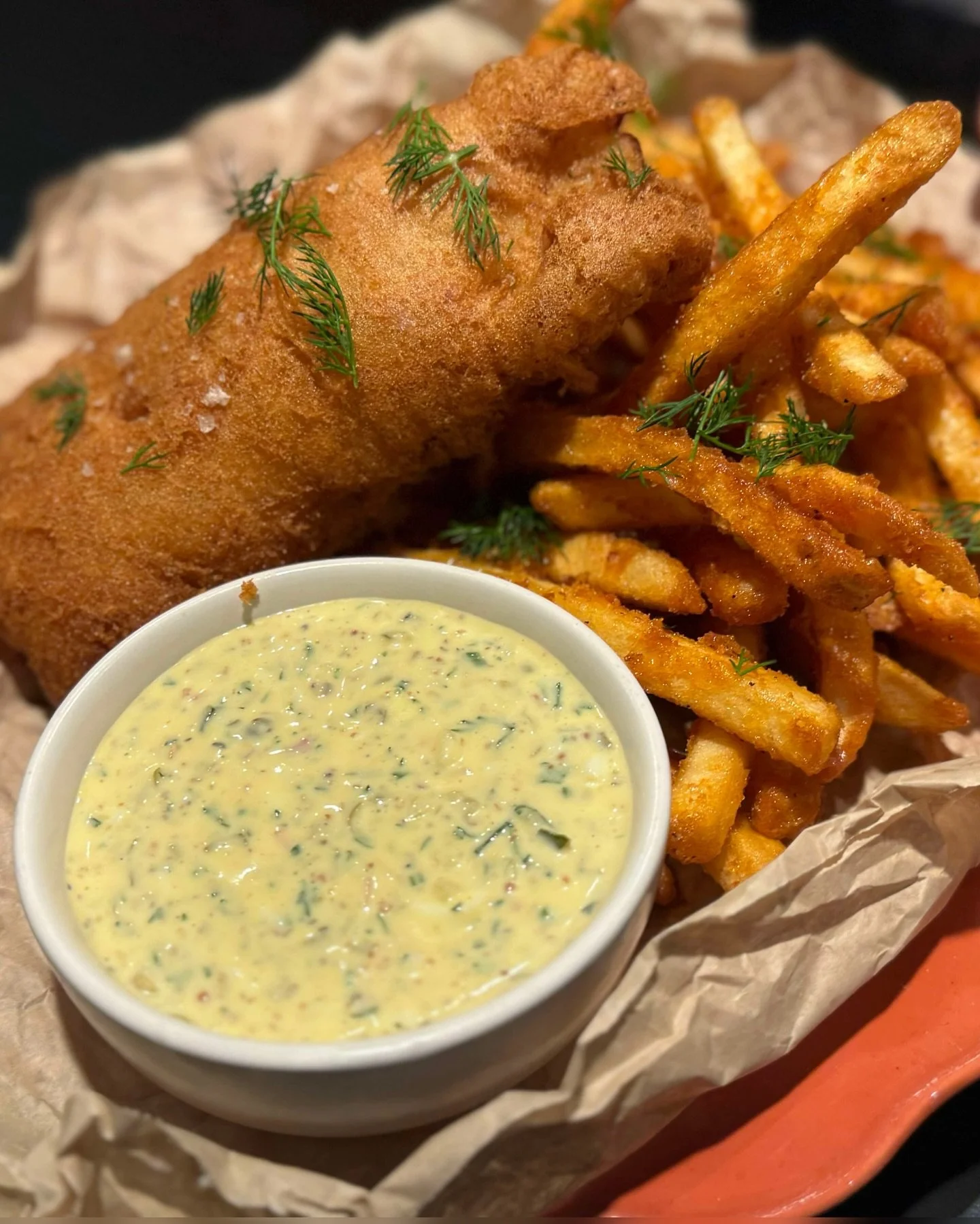 Fish Fry season is here! 🎯 F I S H &amp; C H I P S 🐟 2.18~2.21 (+ Fri/Sats after that) 🎣 5oz Beer battered Cod &amp; french fries with housemade tartare sauce 

#kansascity #kcdrinks #kcfoodie #eatkc