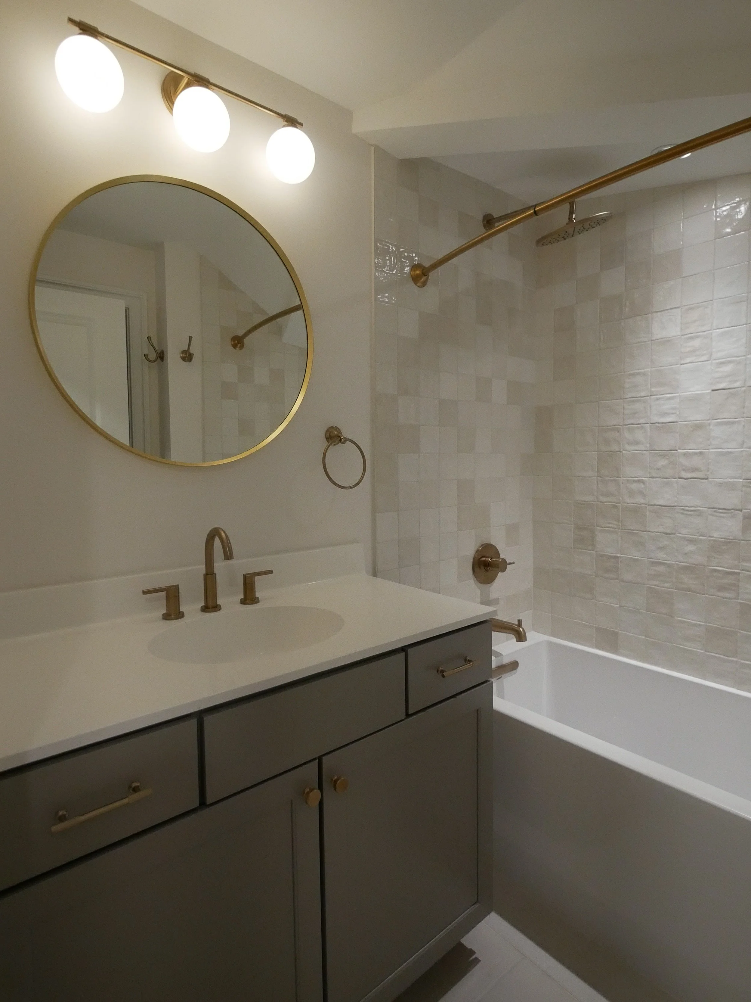 Upstairs hall bath