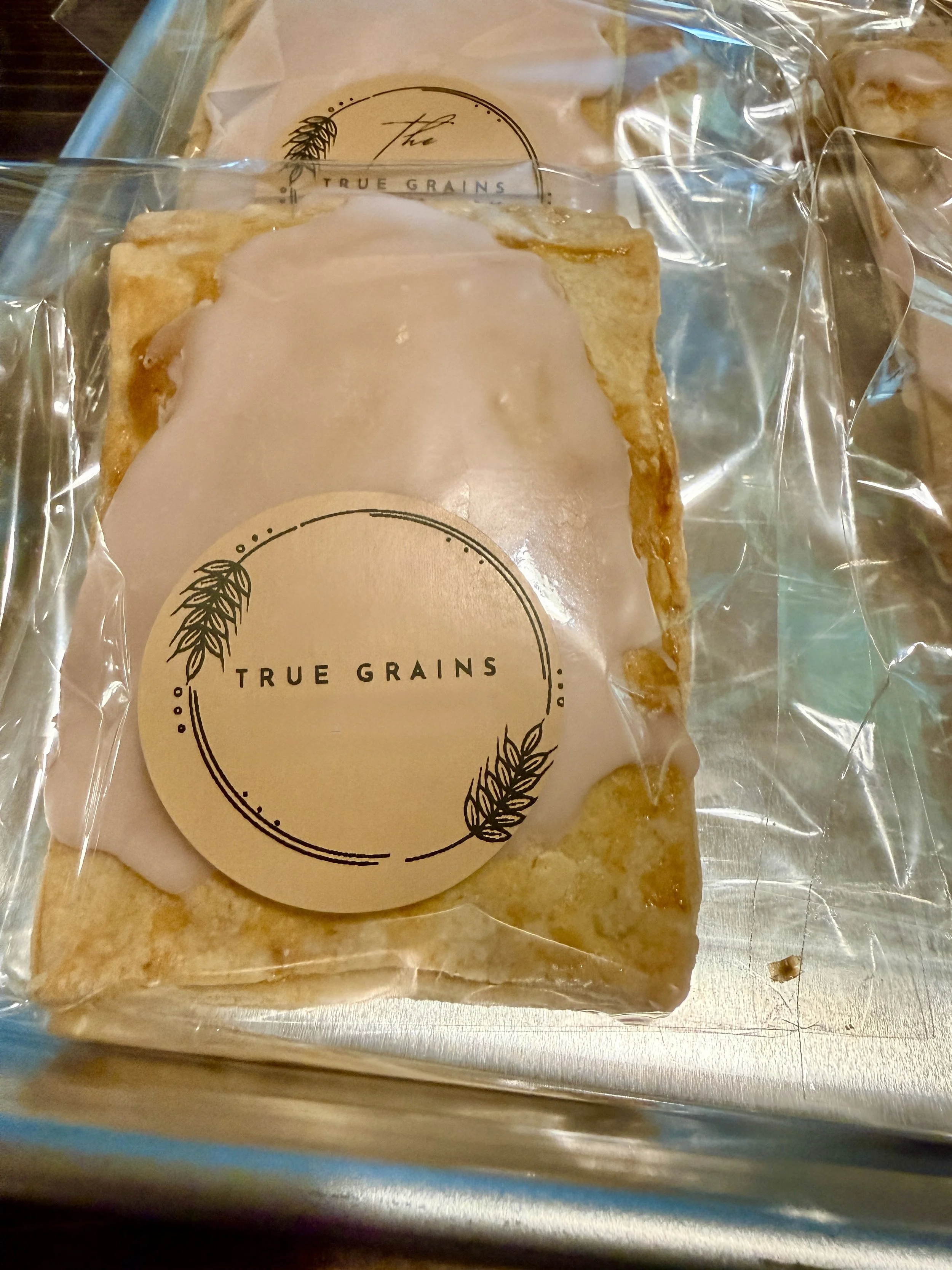 TRUE GRAINS STRAWBERRY POCKET TART