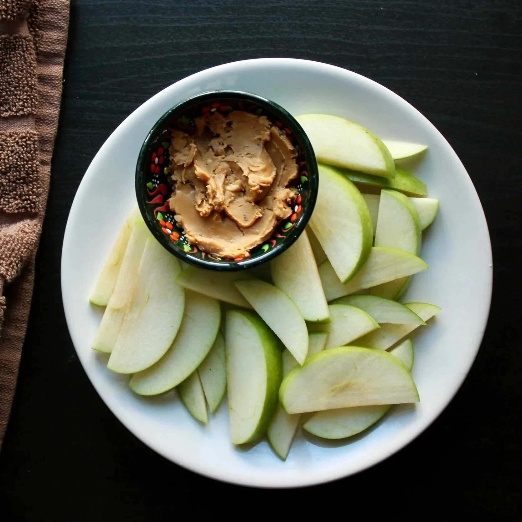 40 Healthy Snacks for Busy Moms (from a Registered Dietitian)