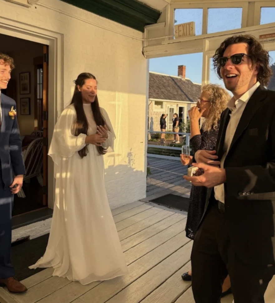 Boston Magician performing at Wedding Rhode island Magician