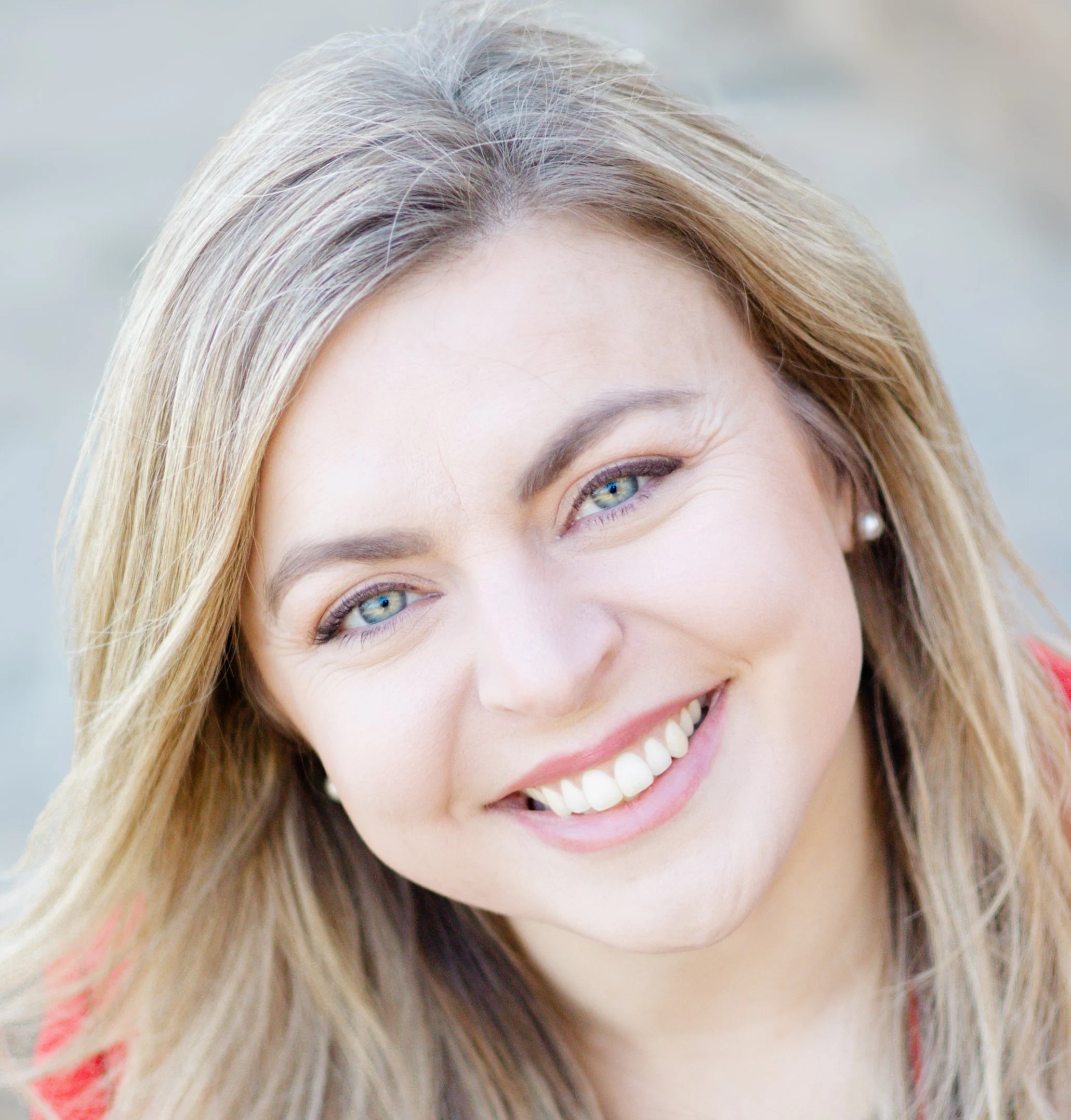 Natural light head shot portrait session in Northeast Alabama by Little River Lens LLC. 
