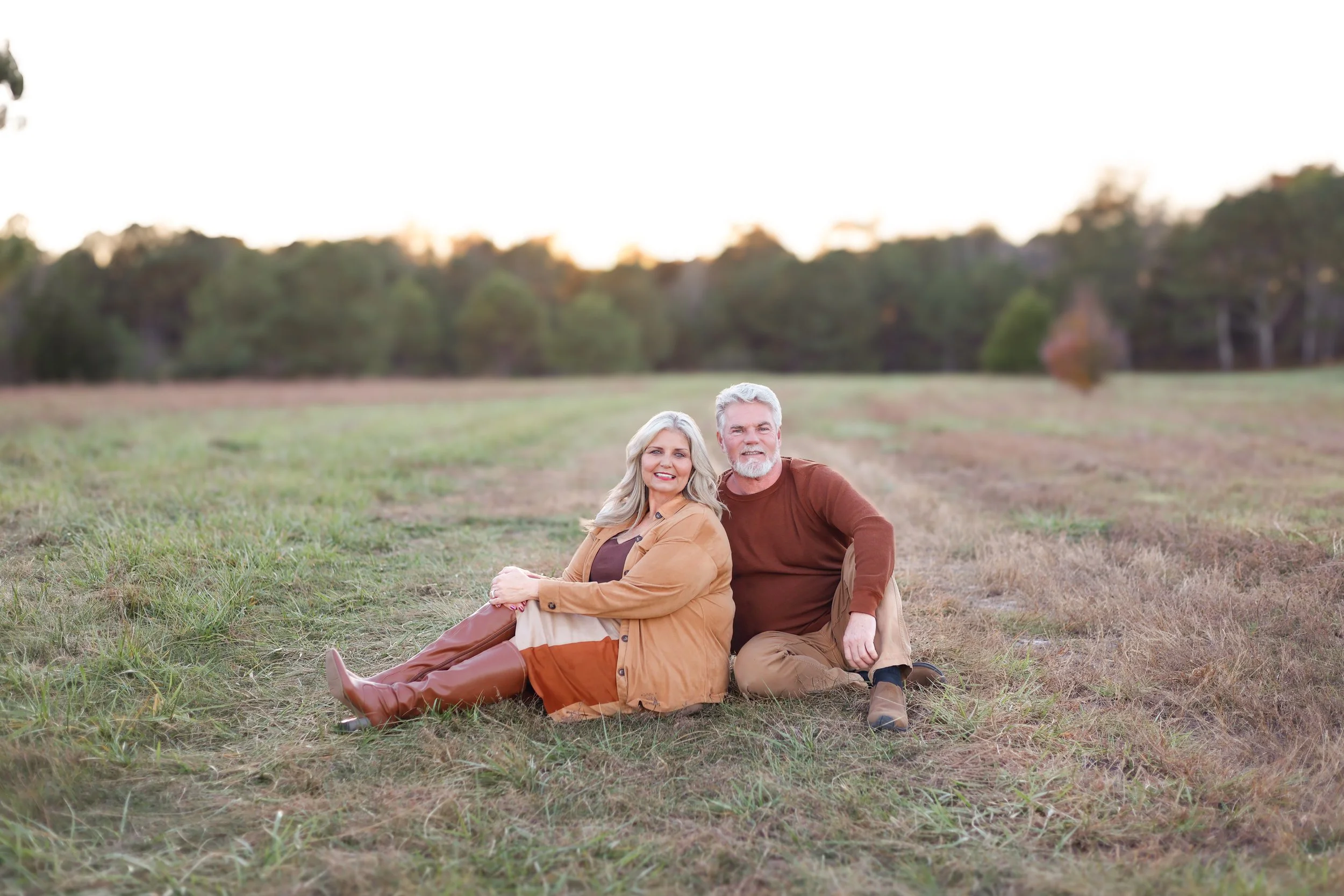 Golden hour couples photography session in Northeast Alabama by Little River Lens LLC.