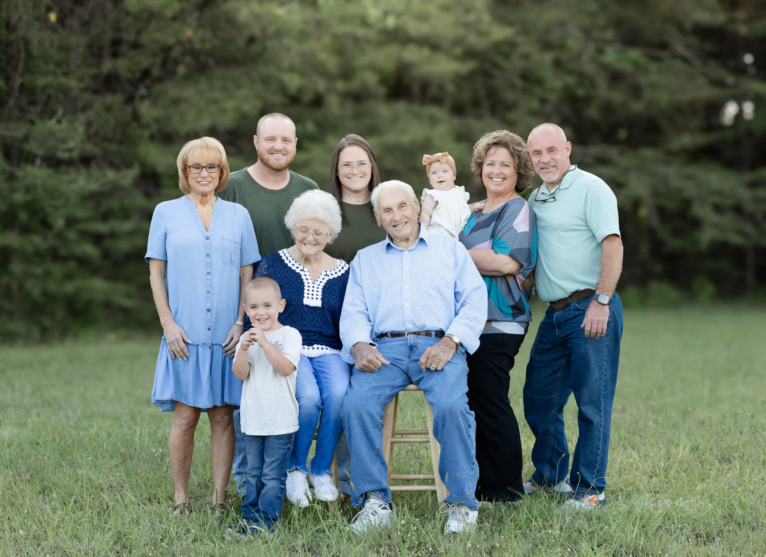 A multi-generational family photo taken outdoor family portraits. Fort Payne, Al. Little River Lens LLC