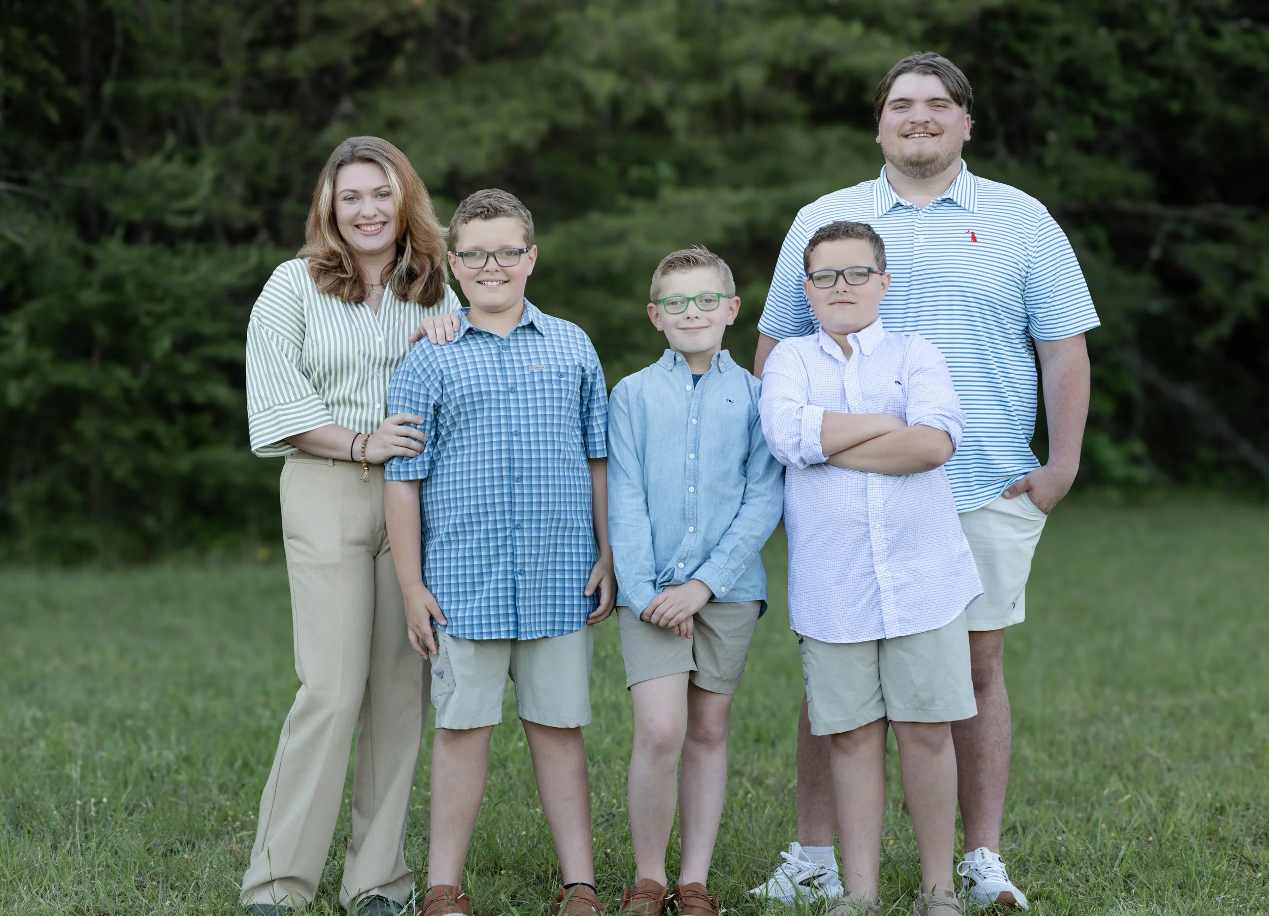 Sibilings. Outdoor family portraits.  Little River Lens LLC