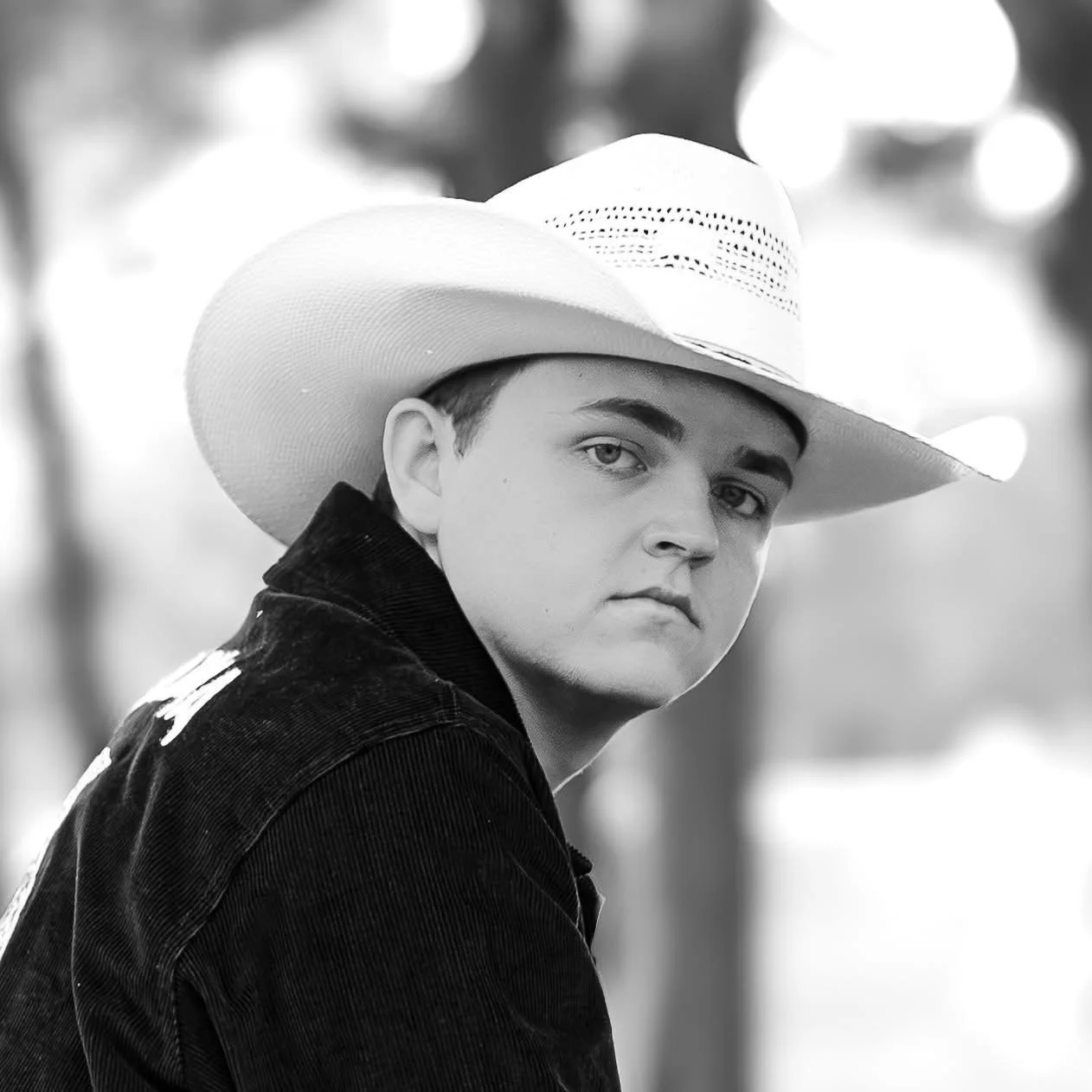 Senior Portraits by Little River Lens Photography in Fort Payne, AL.